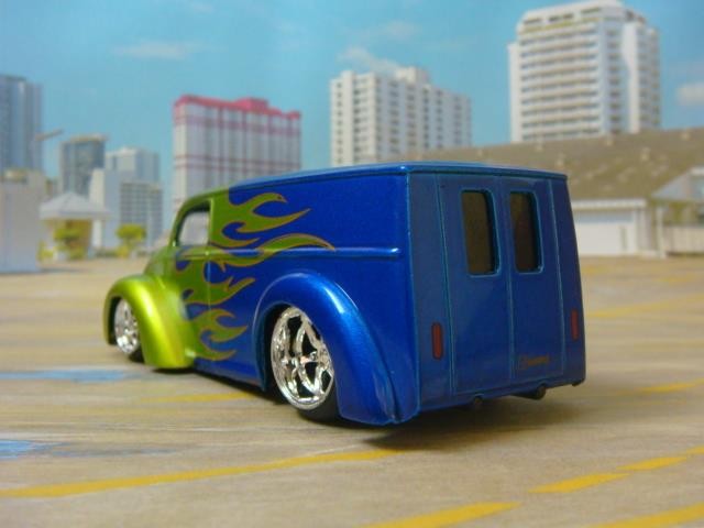 Slammed 1926-1986 Divco V8 Hot Rod Panel Delivey Van 1/64 Scale Limited Edit M