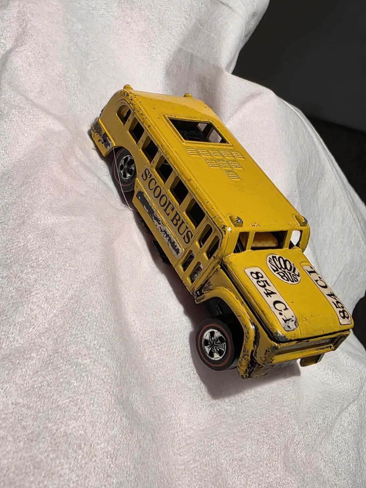Redline HOT WHEELS S’Cool Bus Heavyweights Soft Rear Axle. Complete!