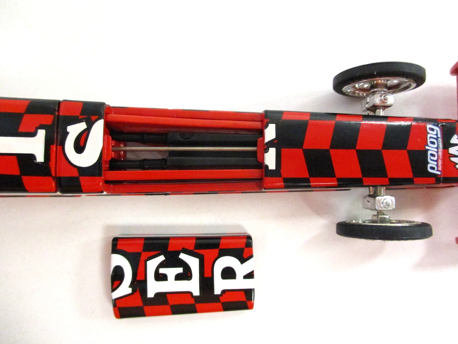 ACTION KENNY BERNSTEIN BUDWEISER KING 20TH ANNIVERSARY TOP FUEL DRAGSTER 1/24