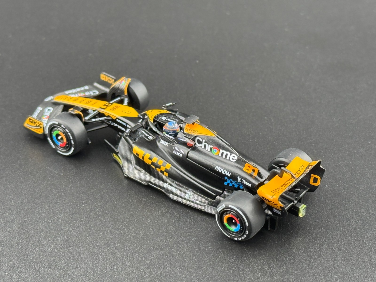 Mini GT McLaren MCL60 #81 Oscar Piastri 2023 F1 Japan GP 3rd Place #768 1/64