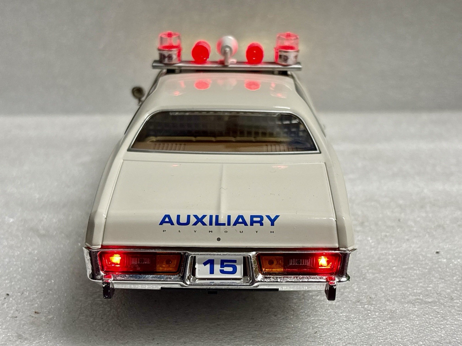 NYPD 1977 Plymouth Fury New York Police Department AUXILIARY WORKING LIGHT 1/24