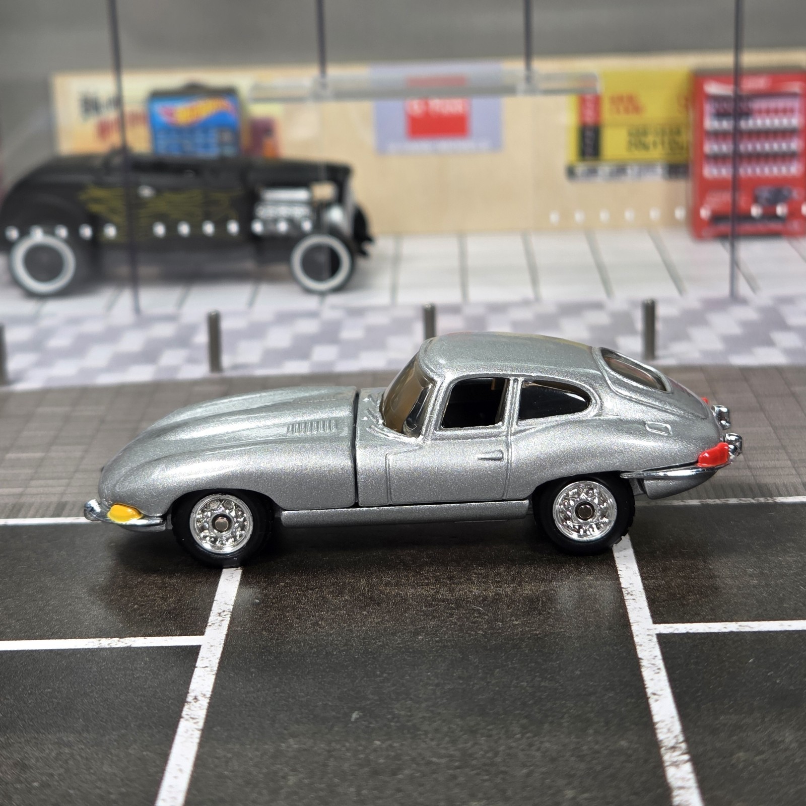 Hot Wheels Limited Edition Jaguar XKE Coupe w/ Real Riders Silver Diecast 1/64