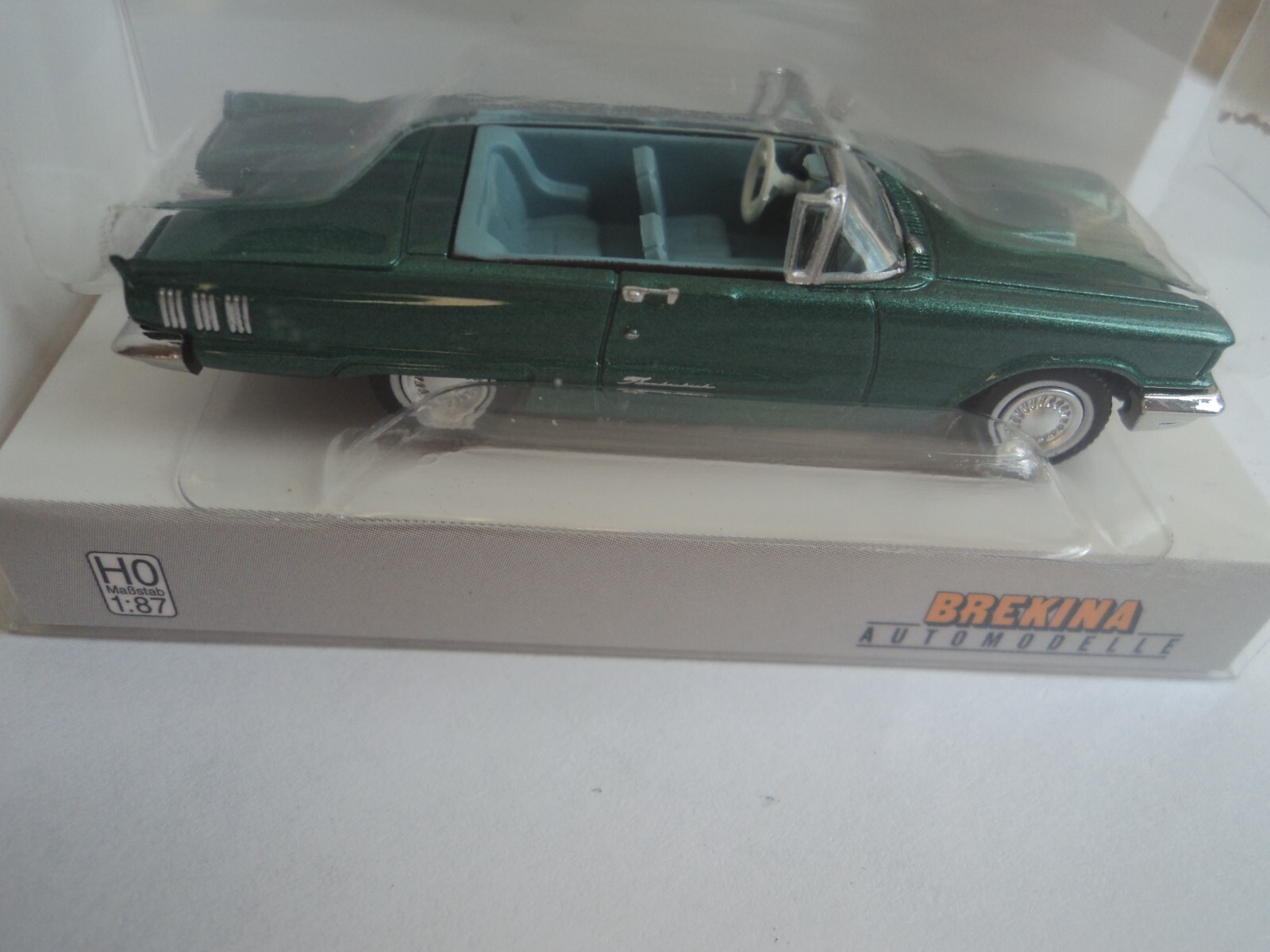 BREKINA 1960 FORD THUNDERBIRD CABRIOLET GREEN Convertible HO 1/87 PLASTIC