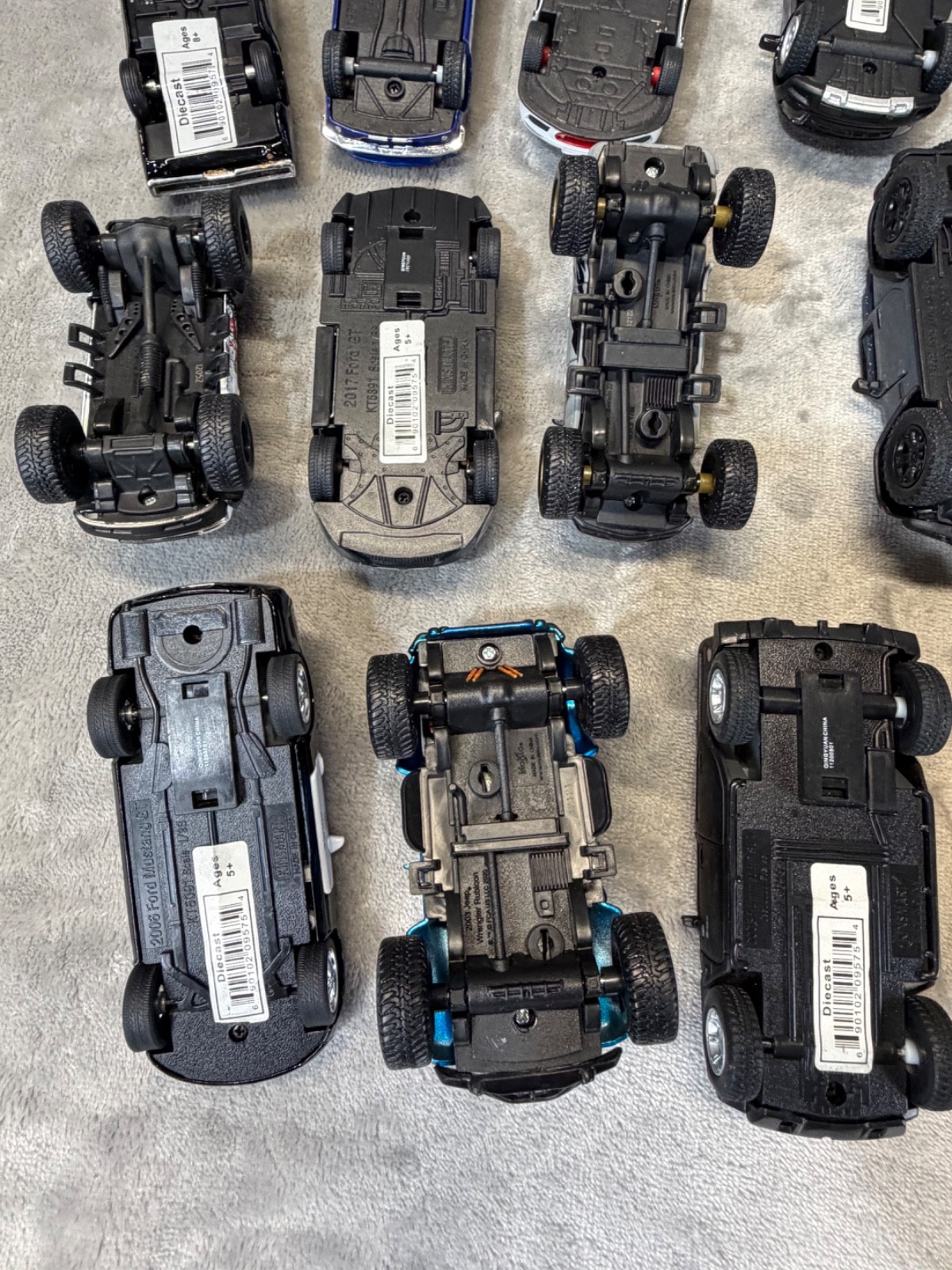 Lot of (32) Diecast KINSMART & Other Pull Back Car ~ GREAT STARTER COLLECTION~