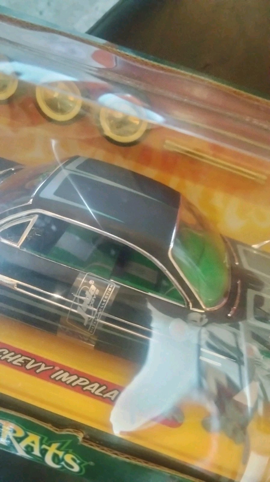 JADA ROAD RATS 1:24 (Customized) “1961 Chevy Impala” with 3 Homie Hood Rats RARE