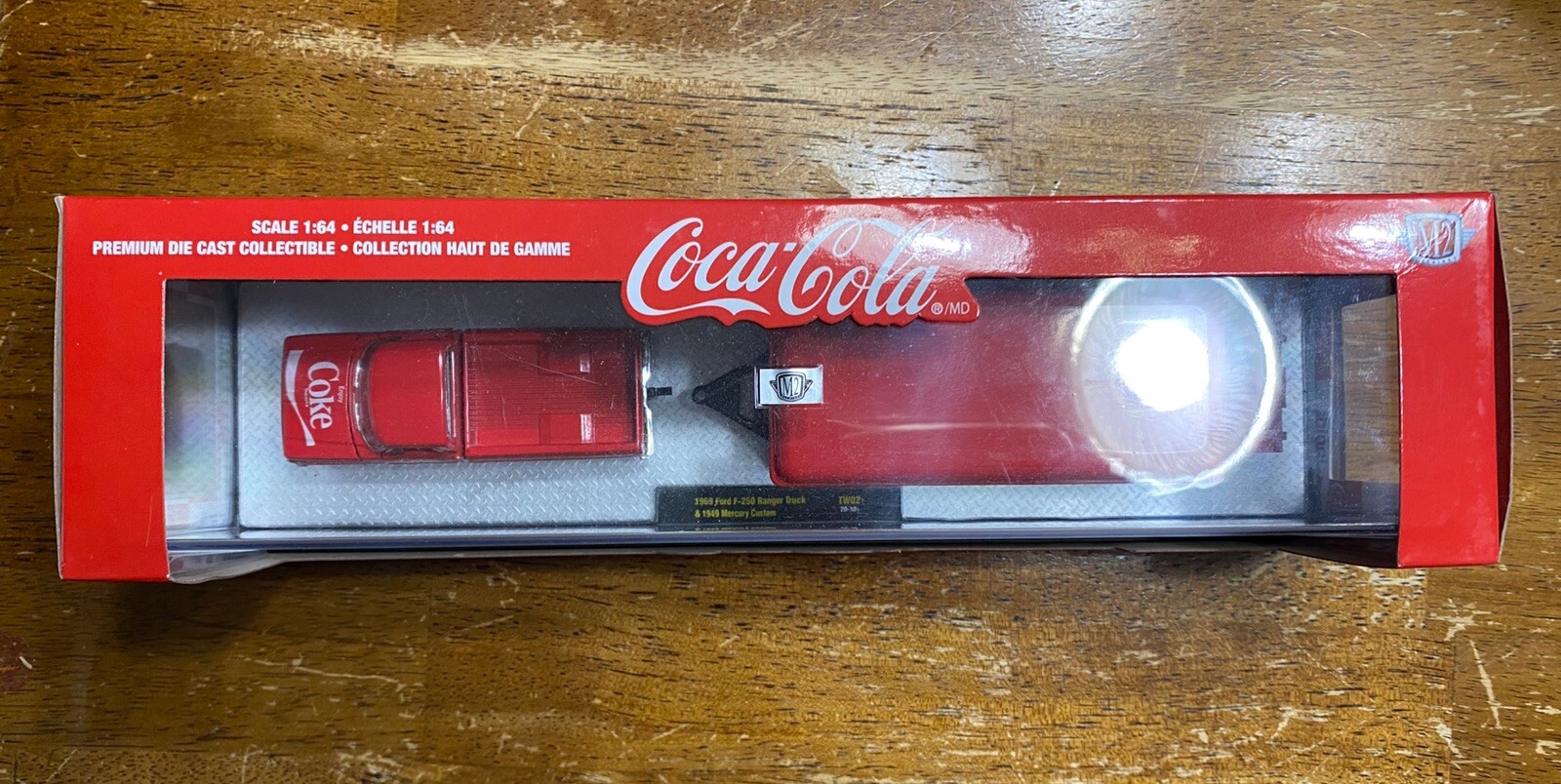 M2 Coca-Cola 1969 Ford F-250 Ranger Truck & 1949 Mercury Custom (TW02 20-10)