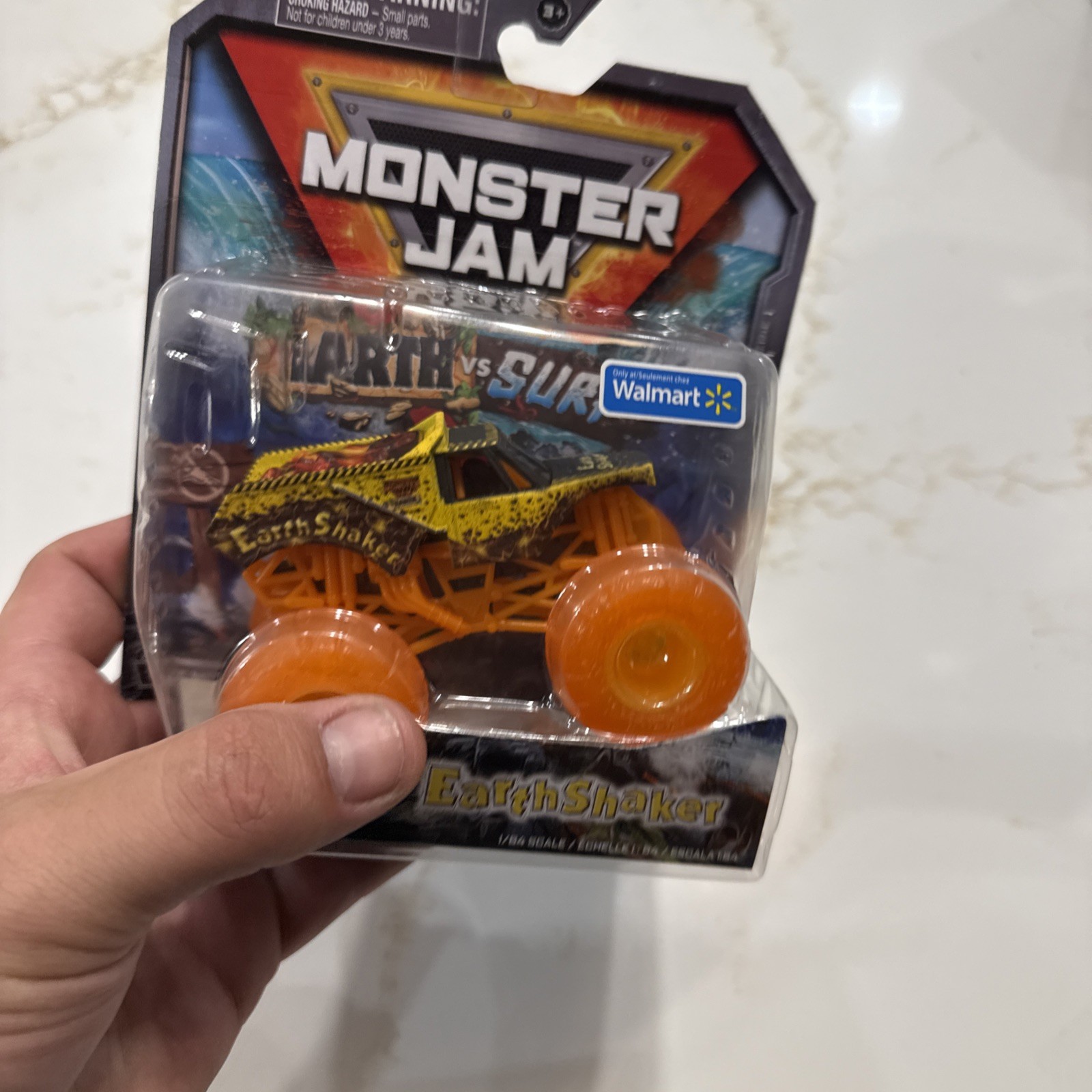 Spin Master Monster Jam Earth Shaker Truck 1:64 Earth Vs Surf Walmart Exclusive.