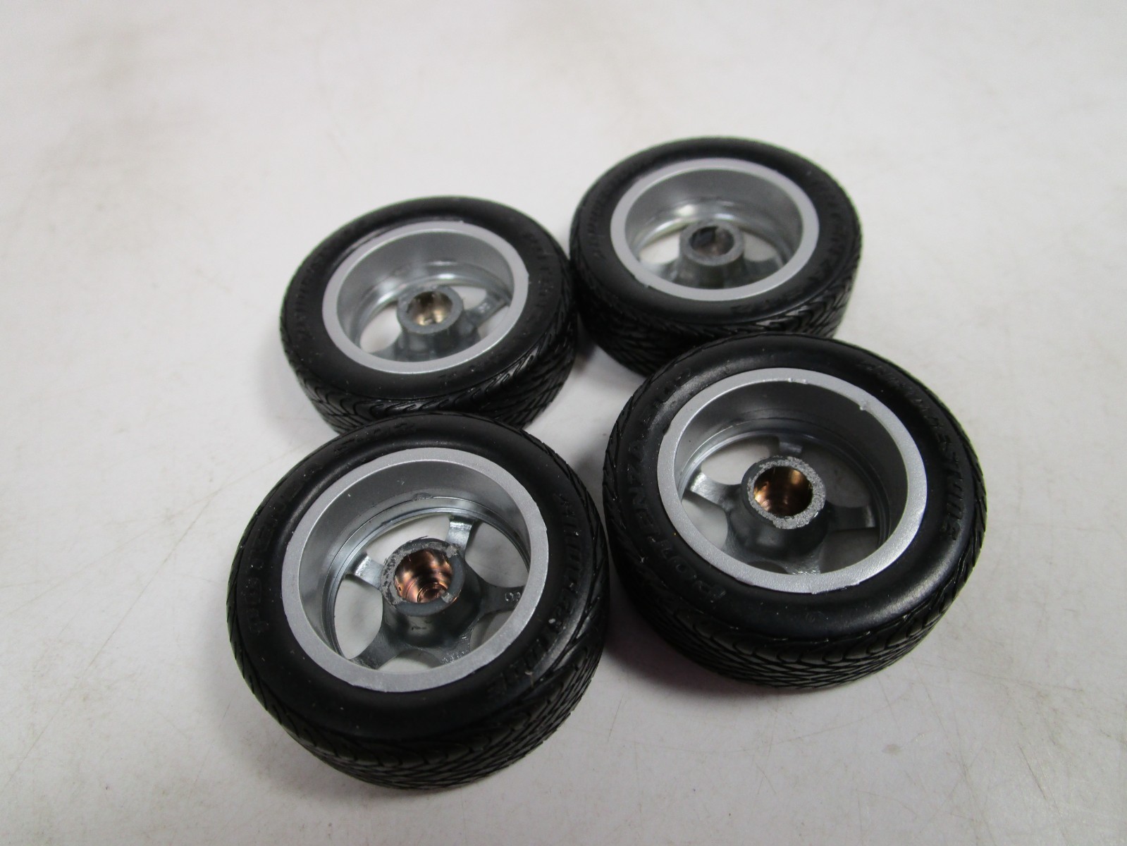 AUTOART 1/18 PERFORMANCE HONDA S2000 WHEEL AND TIRE SET *PERFECT* NO CAR