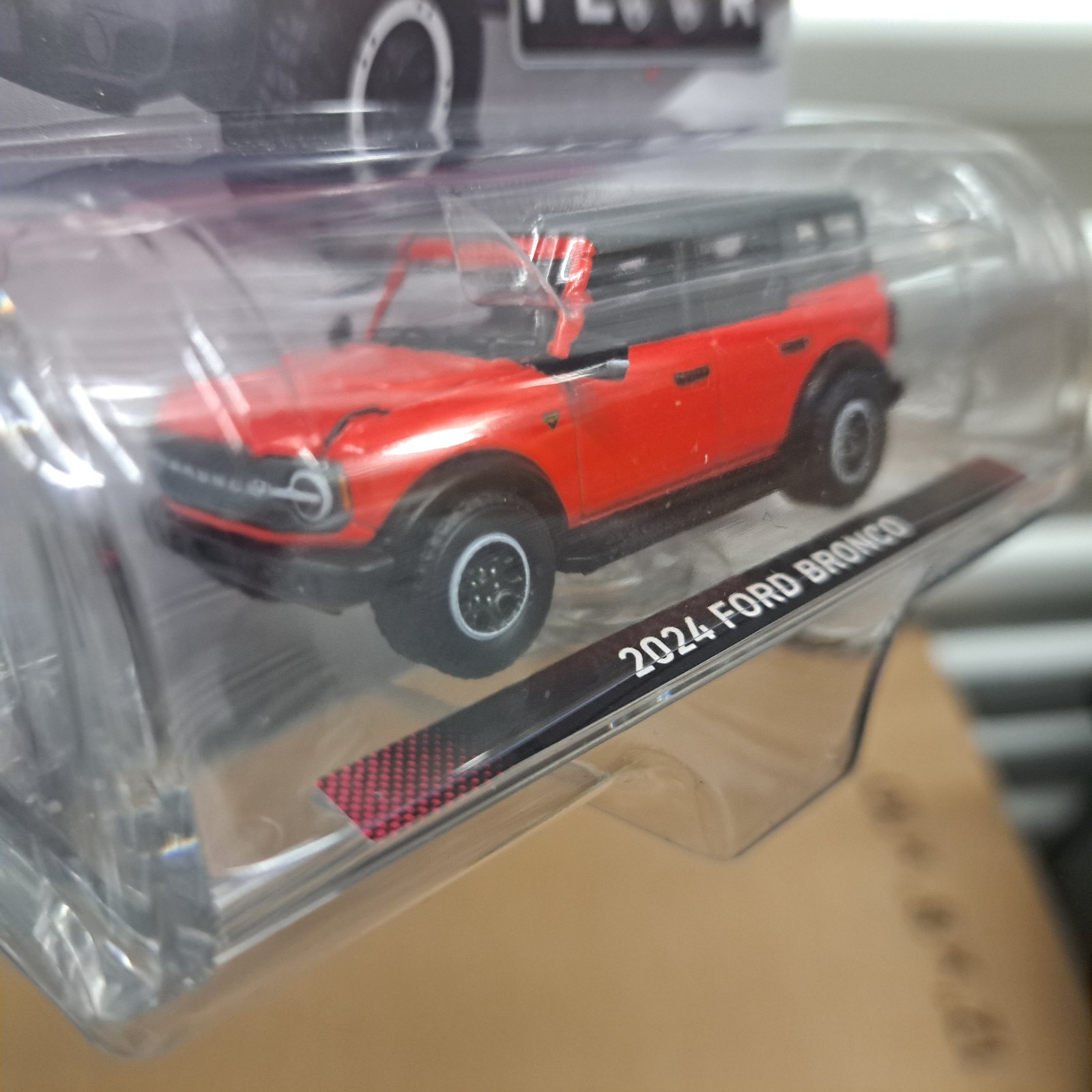 Green Light 1:64 Showroom Floor Series 7 – 2024 Ford Bronco