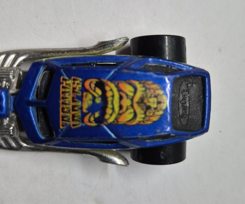 Hot Wheels Surf Crate Die-cast Car Blue and Yellow 1999 Scale 1:64