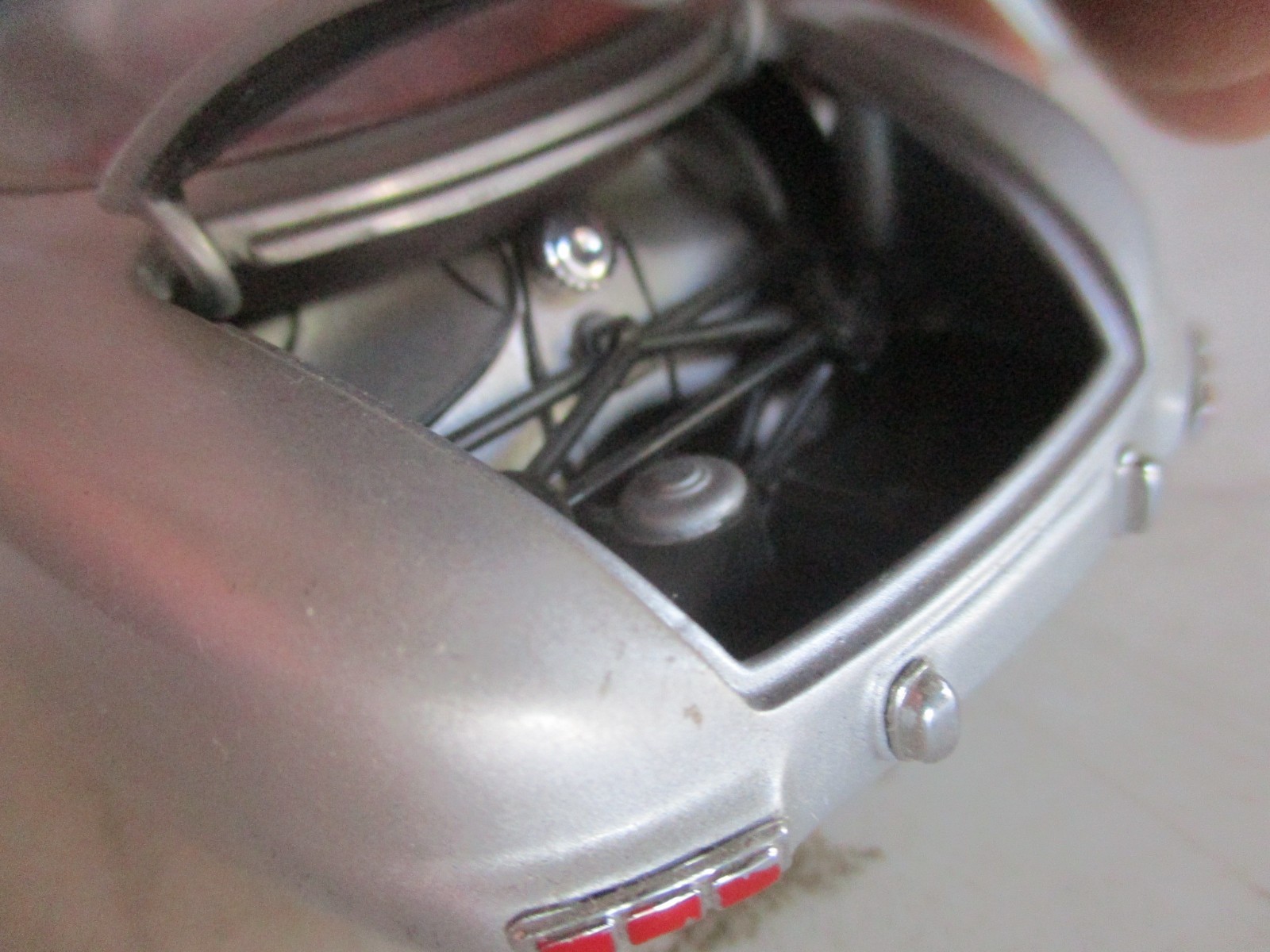 PAUL’S MODEL ART 1:24 1955 MERCEDES BENZ 300 SLR UHLEALHAUT COUPE more listed