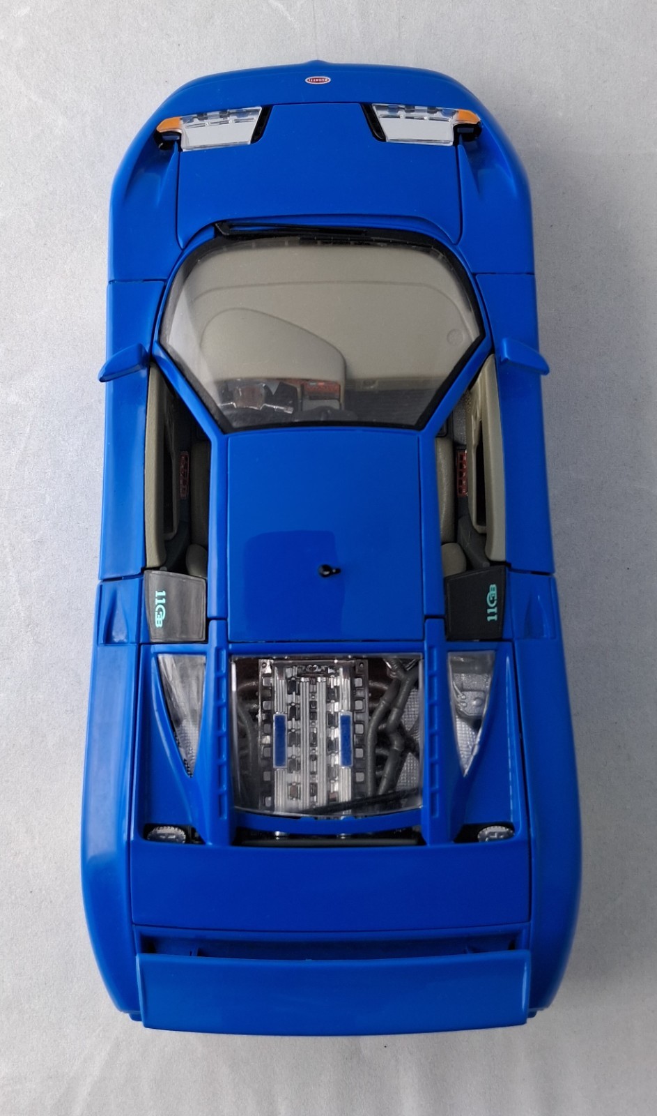 1991 Bugatti EB 110 1:18 Diecast (Blue) : Burago