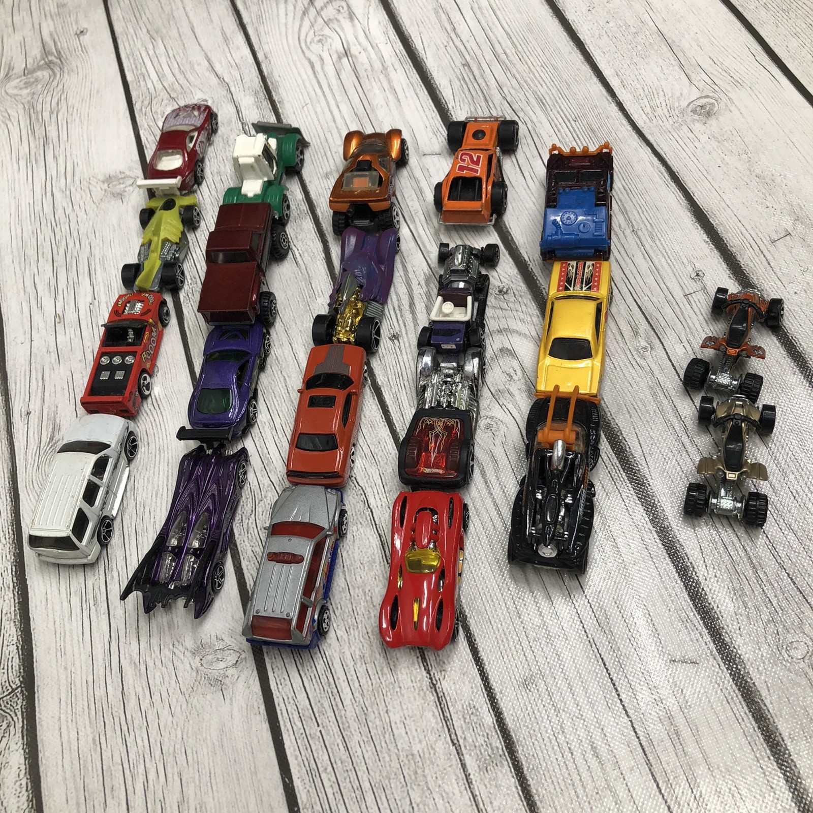 MIXED LOT OF 21 LOOSE Hot Wheels plus Other Cars