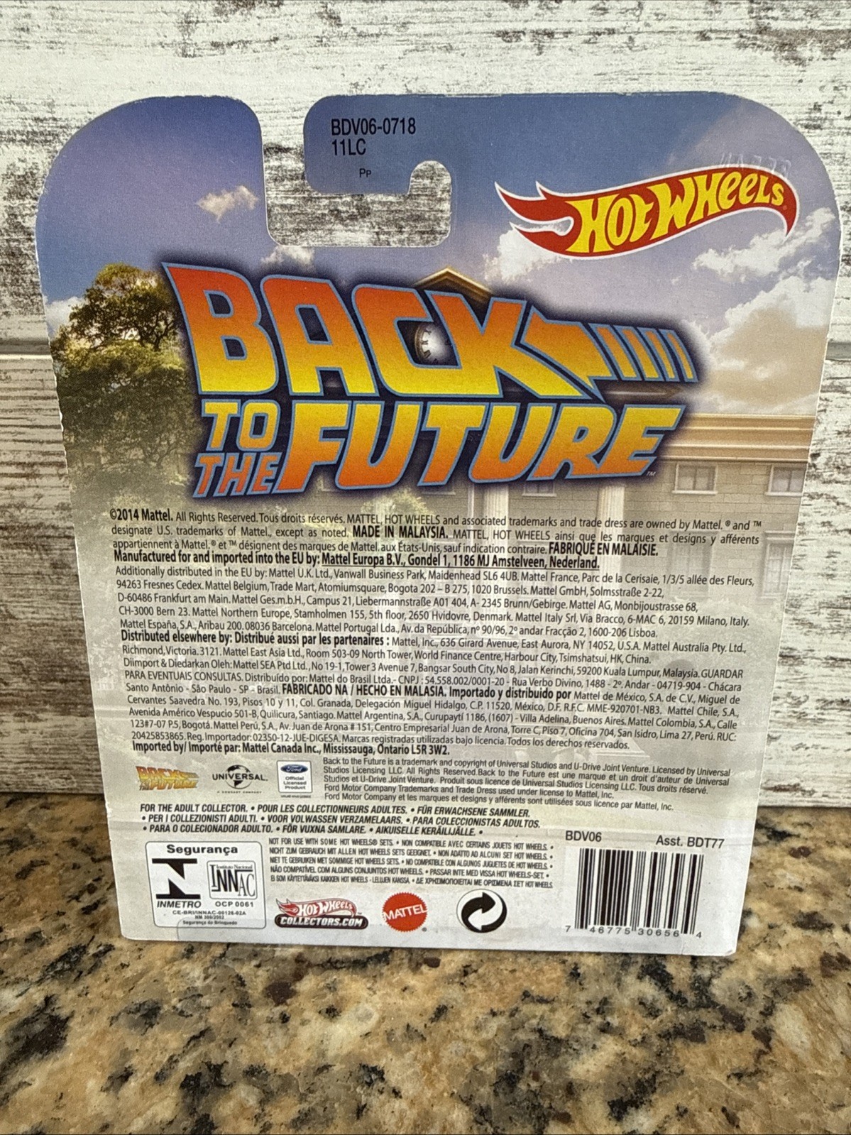 Hot Wheels 2025 Premium Retro Back to The Future Ford Super Deluxe w/Manure BIFF