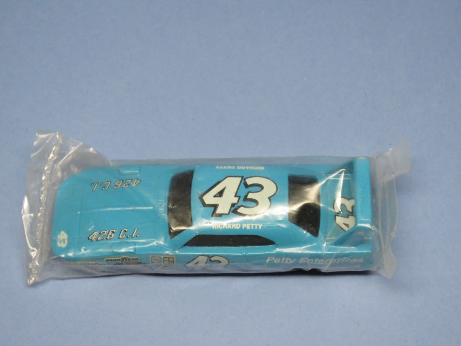 Richard Petty 1970 Plymouth Superbird Nascar 43 1:64 Diecast Sealed Plastic Bag