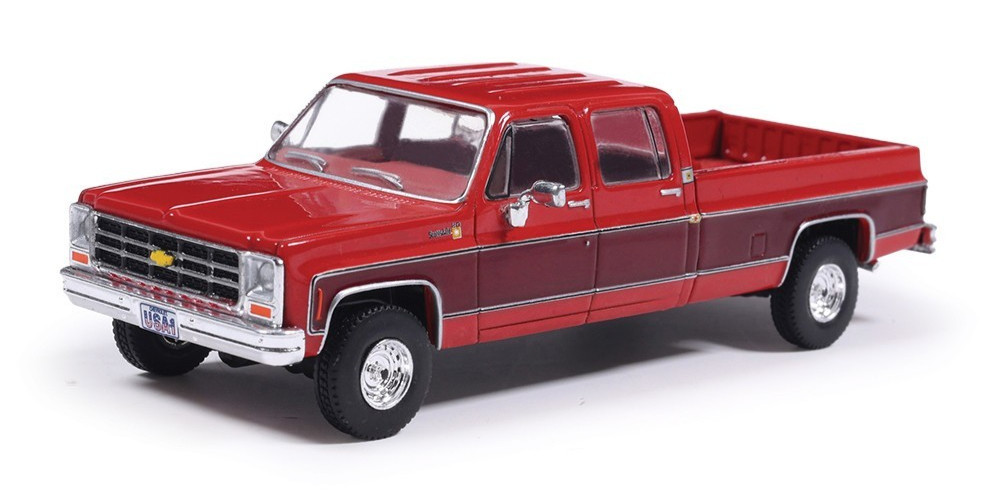 IXO AMERICA 1:64 1979 CHEVROLET SCOTTSDALE K20 – CARMINE RED & DARK PU AI64013
