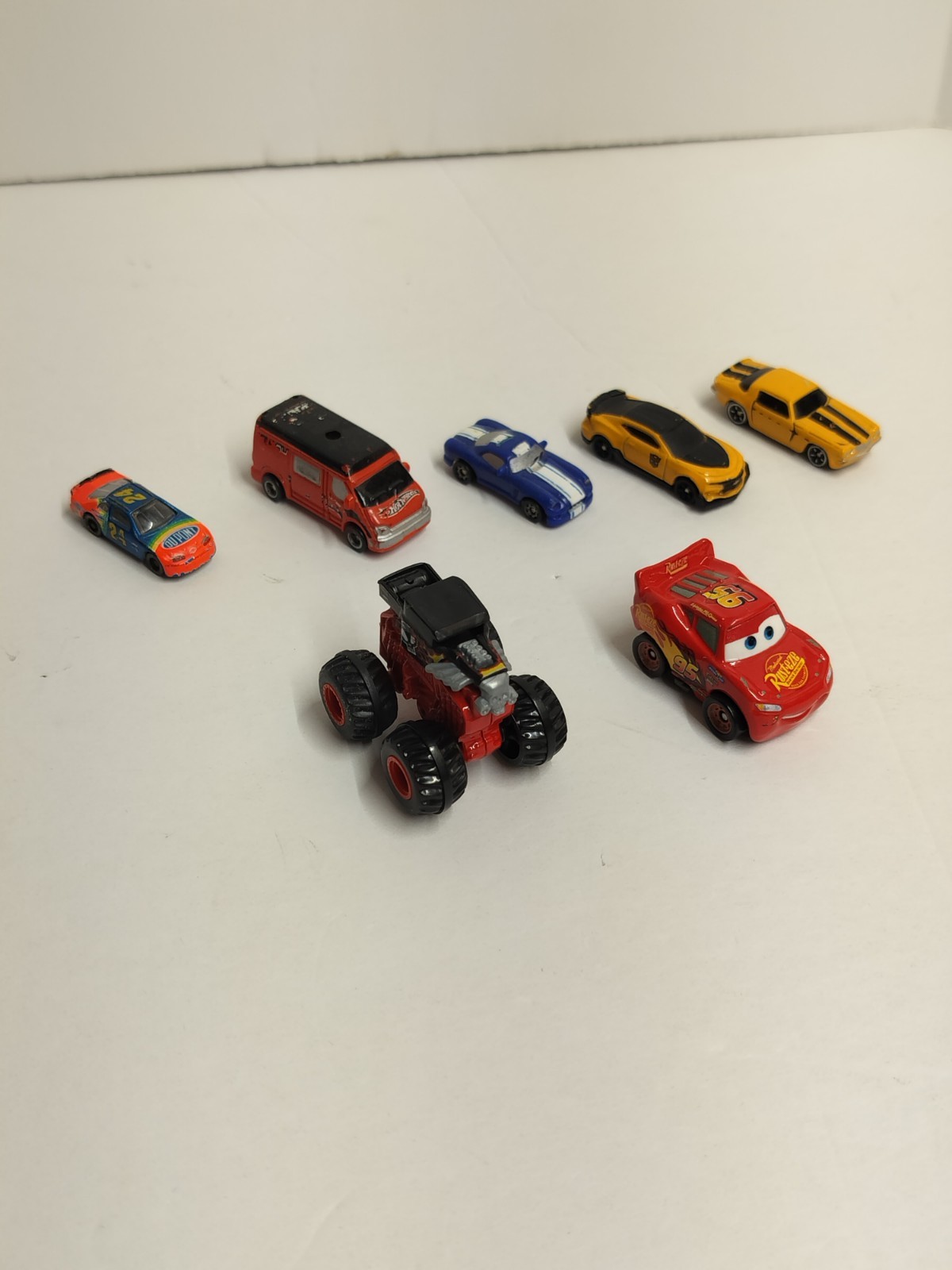 Lot Of 7 Toy Cars Die-cast And Plastic Hot wheels And Other Brands Preowned.
