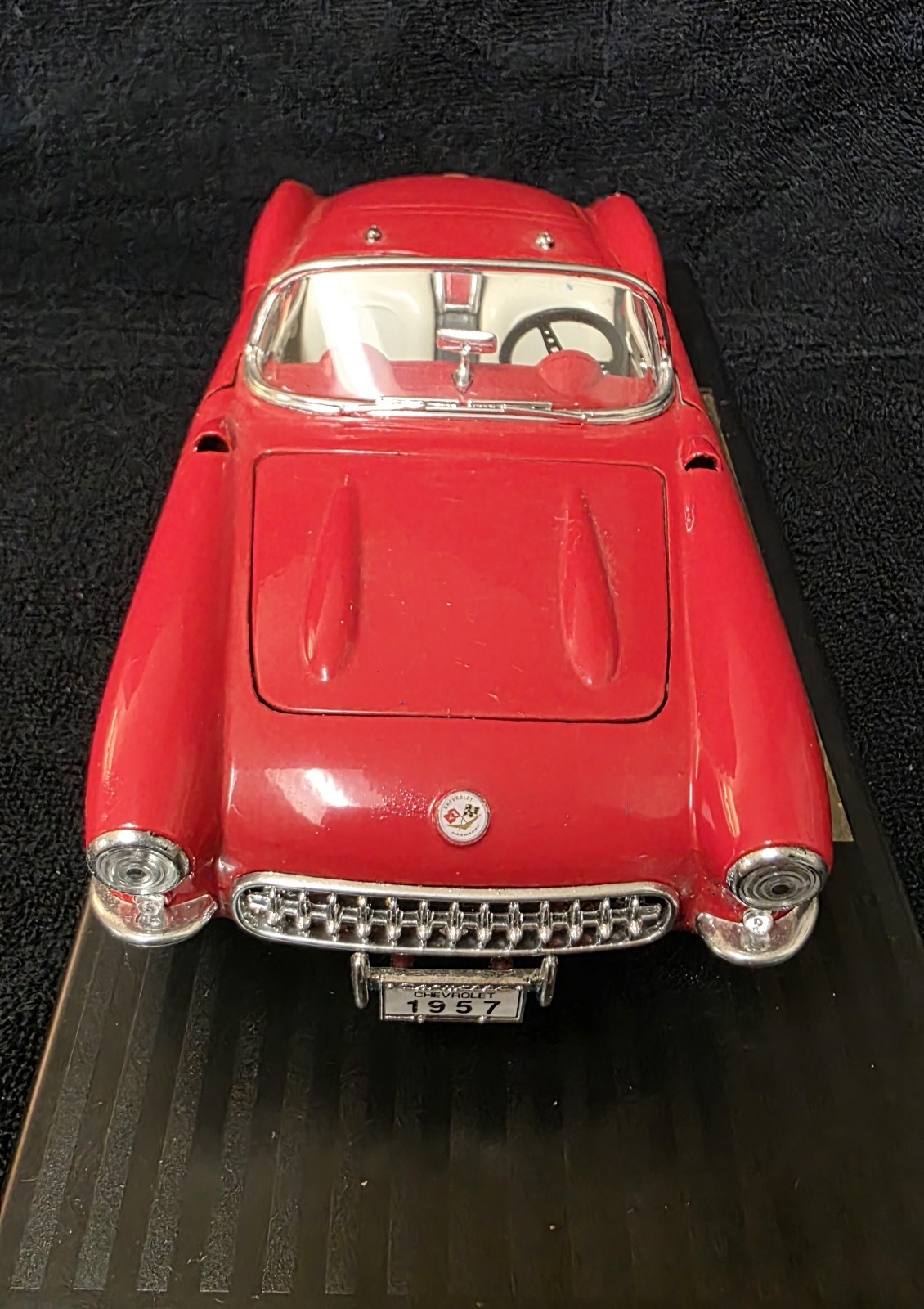 Vintage Road Legends 1957 Chevrolet Corvette 1:18 Die Cast Car Red NO BOX