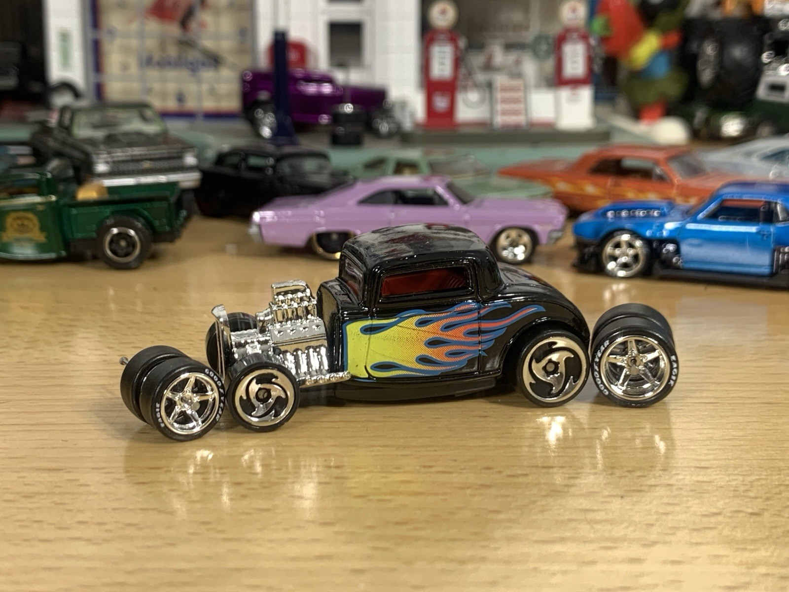 Vintage 1997 Hot Wheels ’32 Ford Black Flamed Hot Rod Custom Wheel Swap