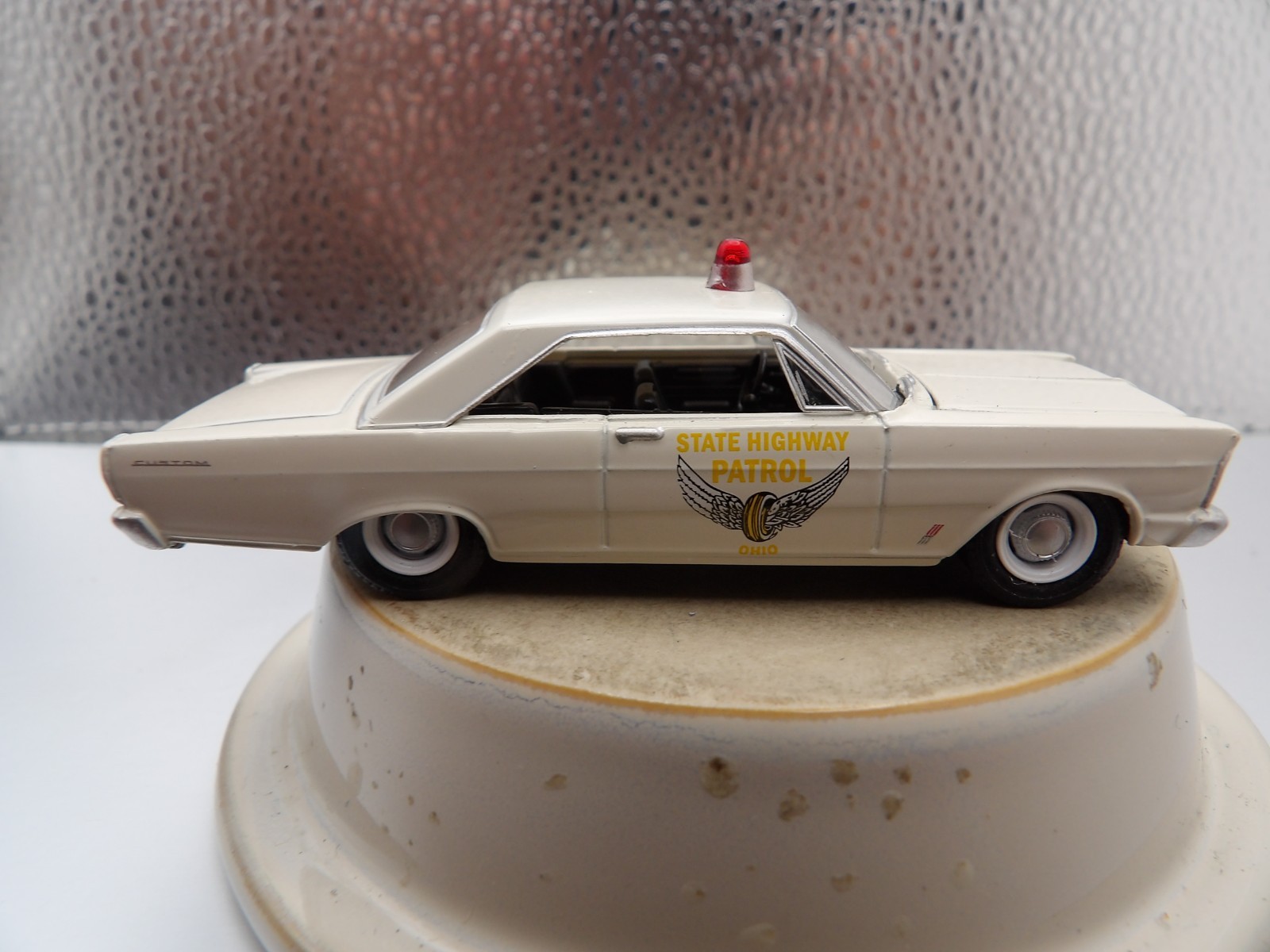 1965 FORD CUSTOM OHIO STATE HIGHWAY PATROL 2019 GREENLIGHT HOT PURSUIT 1:64