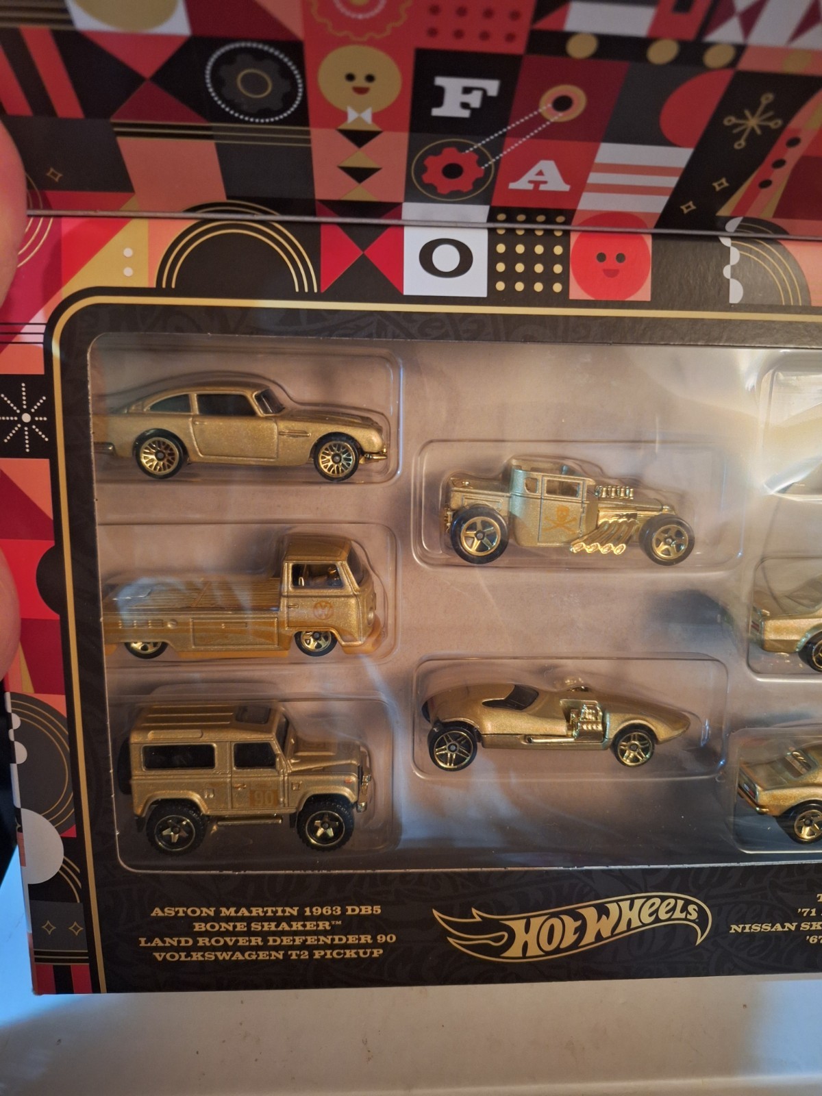 Hot Wheels FAO Schwarz 160 Years 8-Car Gift Set Gold Box Mattel
