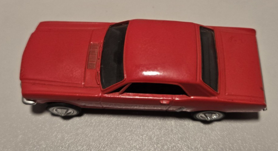 (2) – Ford Diecast Red – 1/32 Scale – Maisto 1953 Pickup – Ertl 1964 1/2 Mustang
