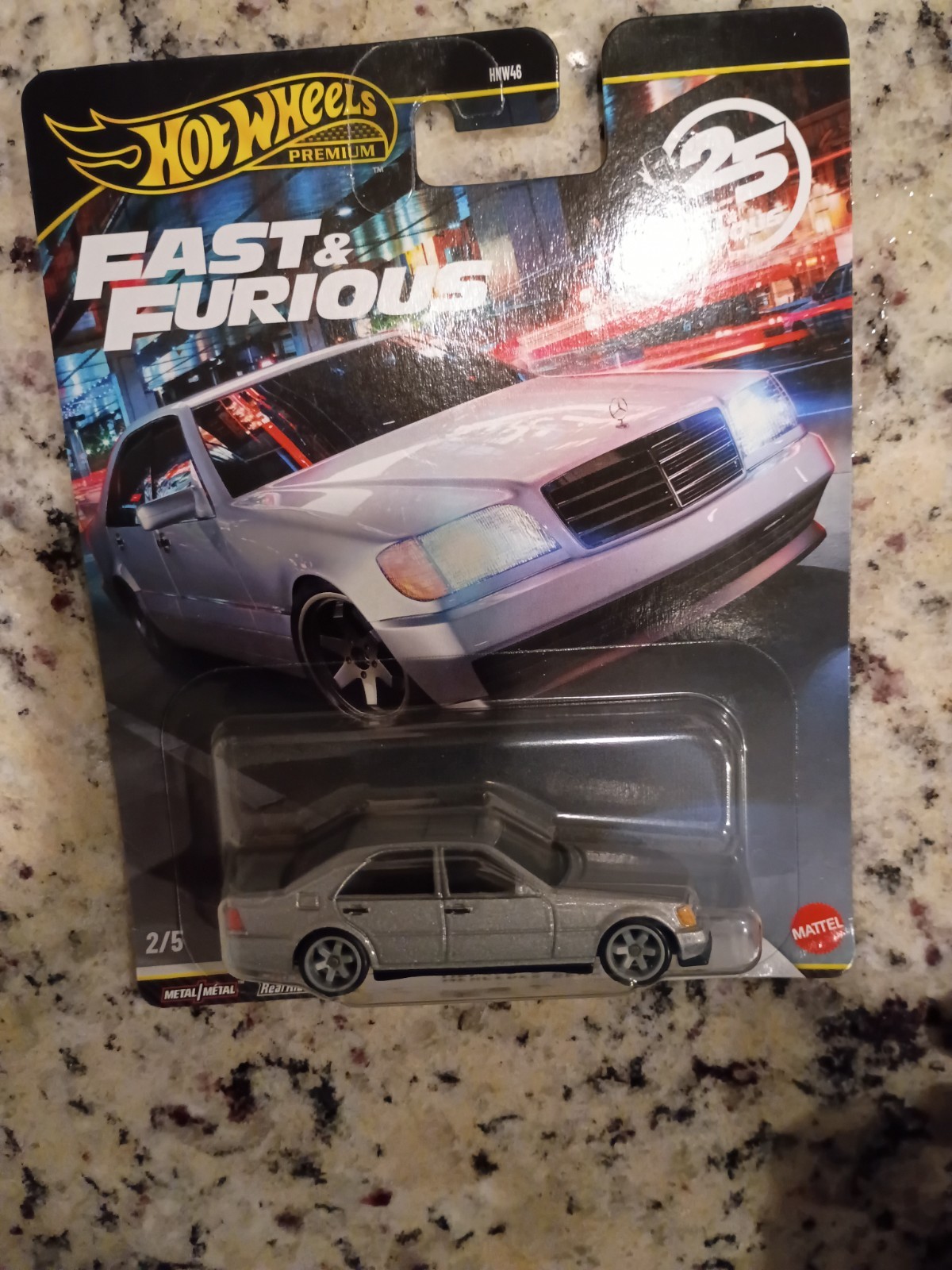 Read CUSTOM – 2 cars – MERCEDES-BENZ 500 SEL HOT WHEELS HRT94