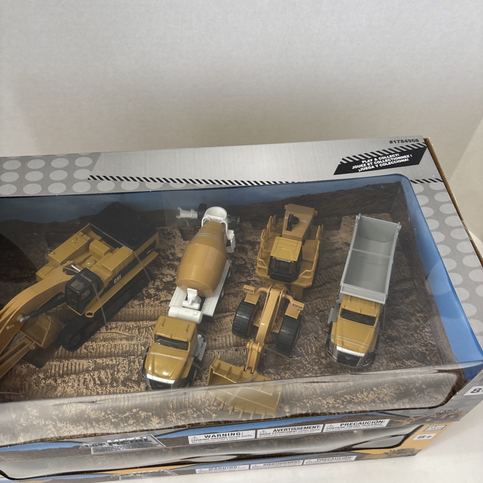 Diecast Masters 1:64 CATERPILLAR Metal Construction Trucks 2 Sets Of 4 – SEALED
