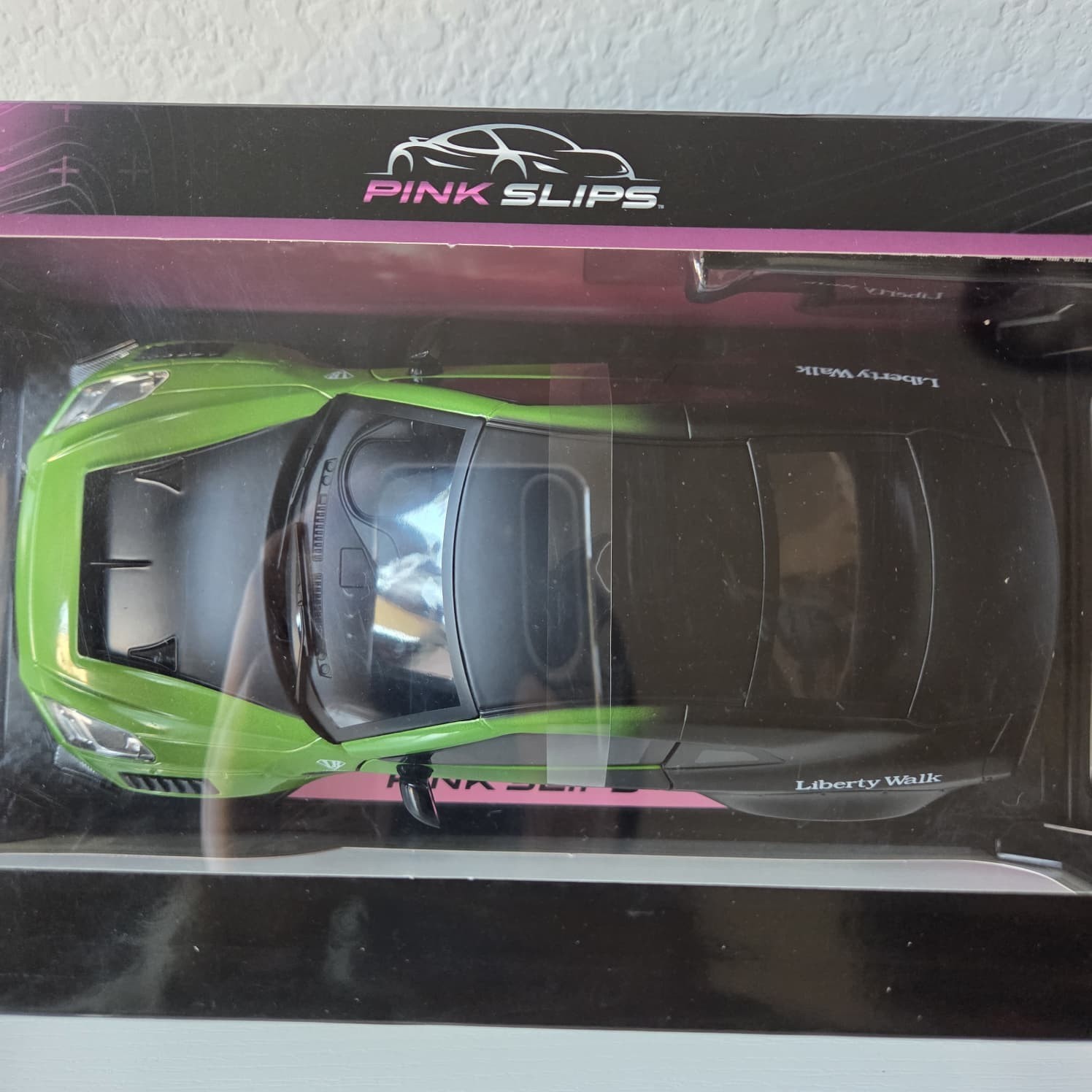 Jada Toys Pink Slips Nissan GT-R R35 with Liberty Walk body kit 1/18 Scale