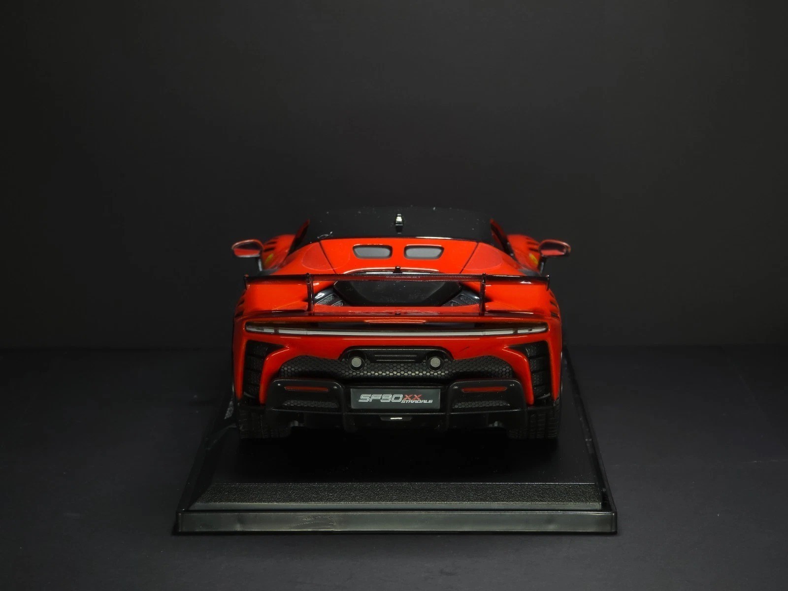 Ferrari SF90 XX Stradale 1:18 Maisto Exclusive Style Special Edition – Red