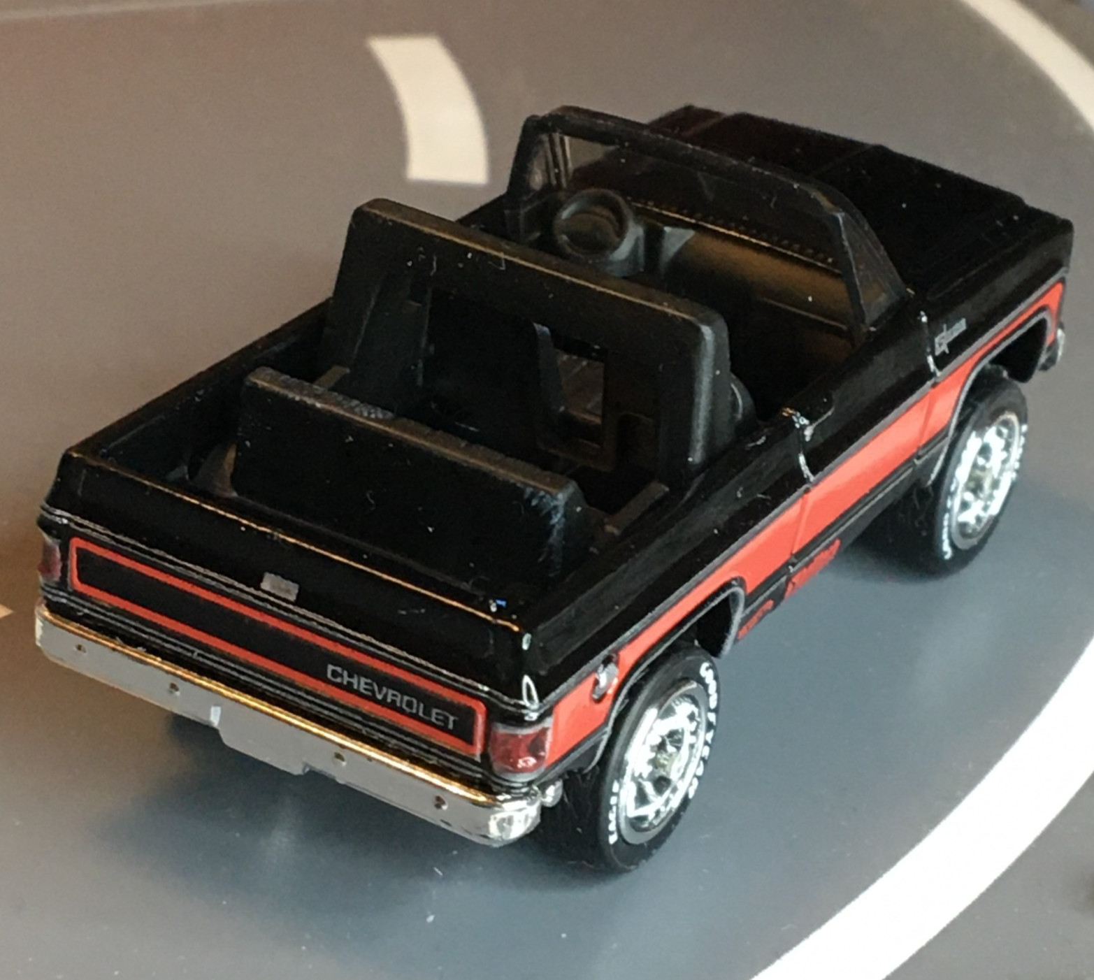 Hot Wheels 5/10 ’75 Chevy Blazer Custom CUSTOM Super Real Riders Wheel Swap