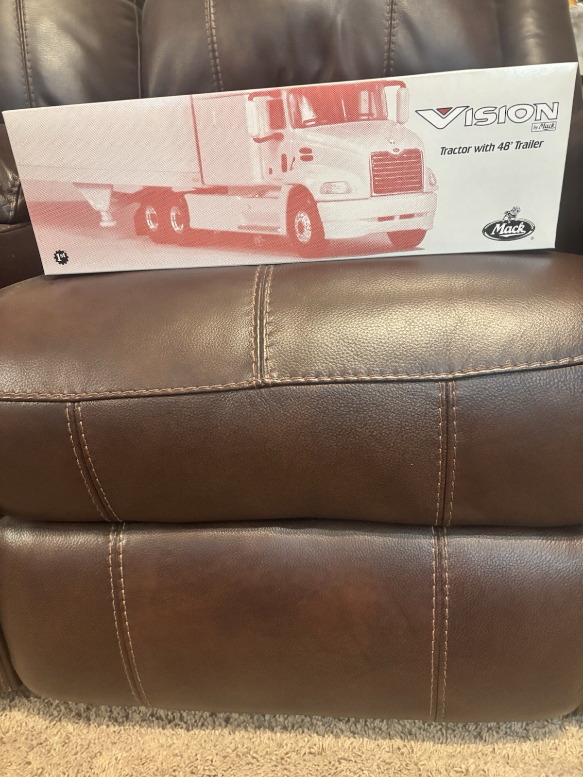 First Gear Mack Vision 1:54 Sharkey Transportation Tractor & 48′ Trailer 50-0157