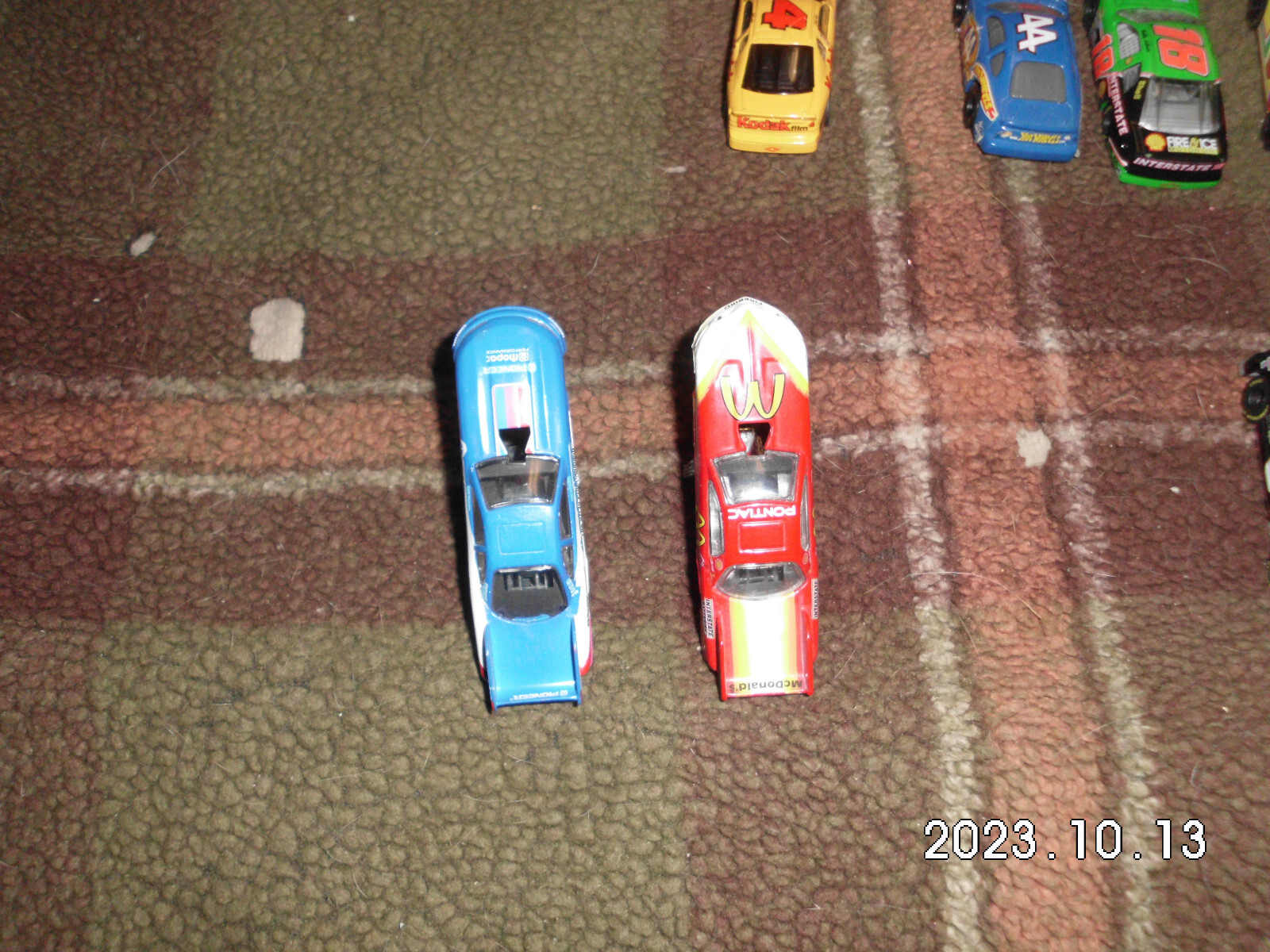 1997 Hot Wheels 100 Car Carry Case 32 Funny Cars / Dragsters / Nascar + Bonus