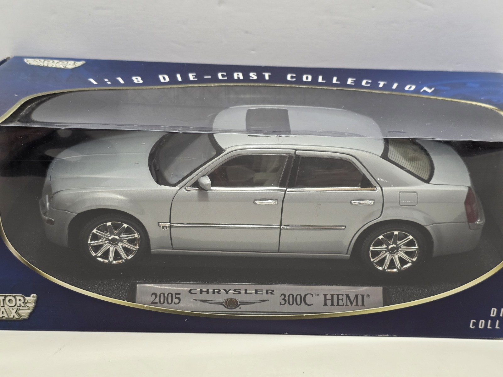 Motor Max 2005 Silver Chrysler 300C Hemi 1/18 Diecast NIB