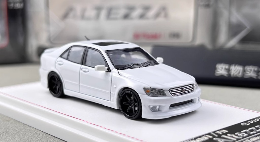 FH 1:64 White Altezza RS200 SXE10 Sedan Sports Model Diecast Collect Car