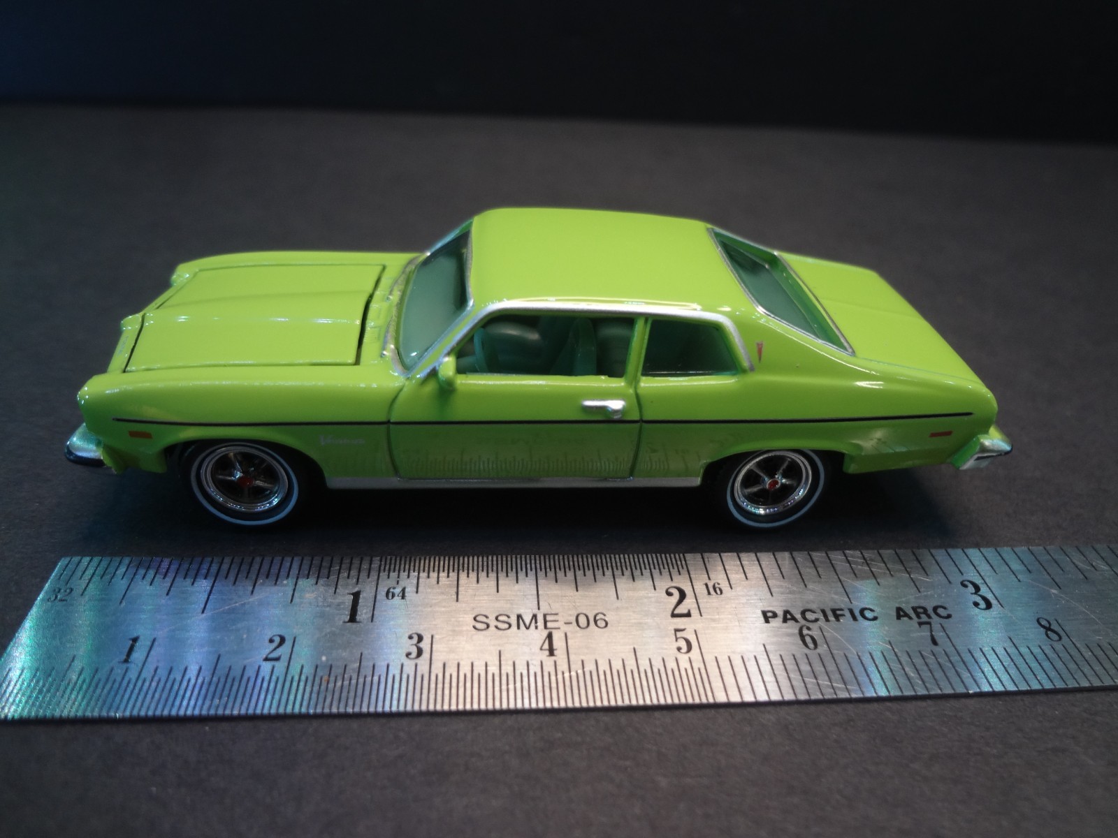 Johnny Lightning 1974 Pontiac Ventura green & bronze bundle – Loose 1:64