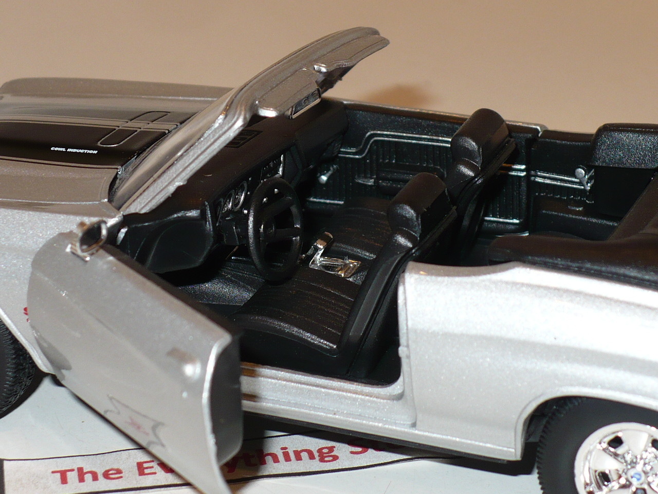 WELLY 1971 CHEVY CHEVELLE SS 454 CONVERTIBLE 1:24 SILVER BLACK STRIPES FREE SHIP