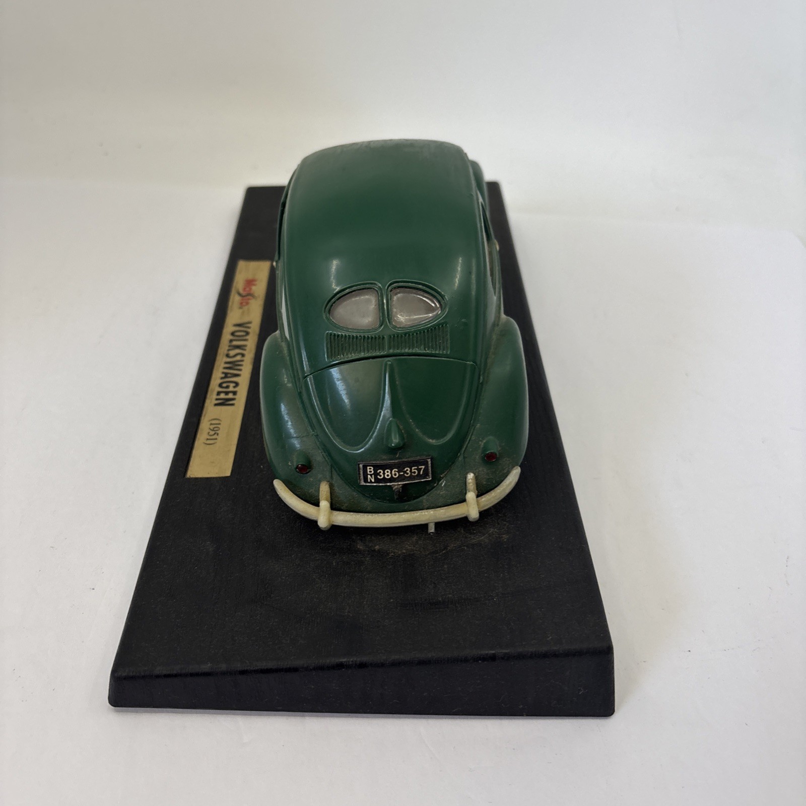 Maisto 1951 Volkswagen Export Sedan 1:18 Special Edition Green Auto Car NO BOX