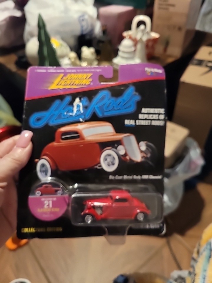 Johnny Lightning 1932 Ford Flathead Flyer. VHTF! ’98 Hot Rods Srs. 1 of 20,000.