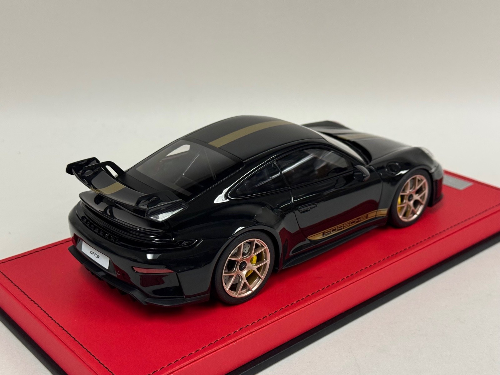 1/18 Ivy Porsche 911 GT3 992.1 in Black with Gold Stripe on Leather 20 pcs AB653