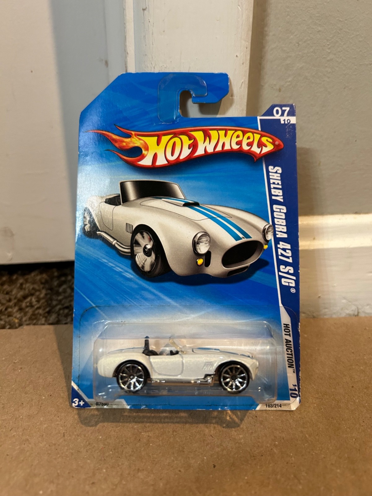 Hot Wheels 2010 Hot Auction White Shelby Cobra 427 S/C #165