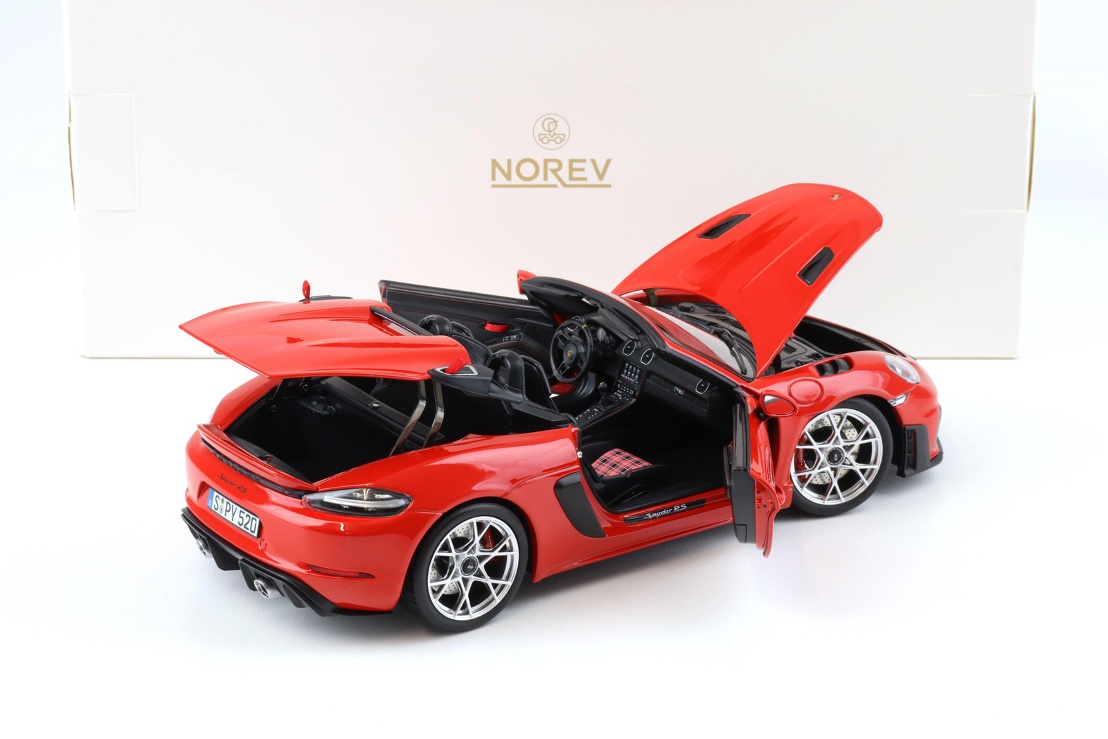 NOREV 1:18 Porsche 718 Spyder RS 2023 Guards Red Metal Model Car