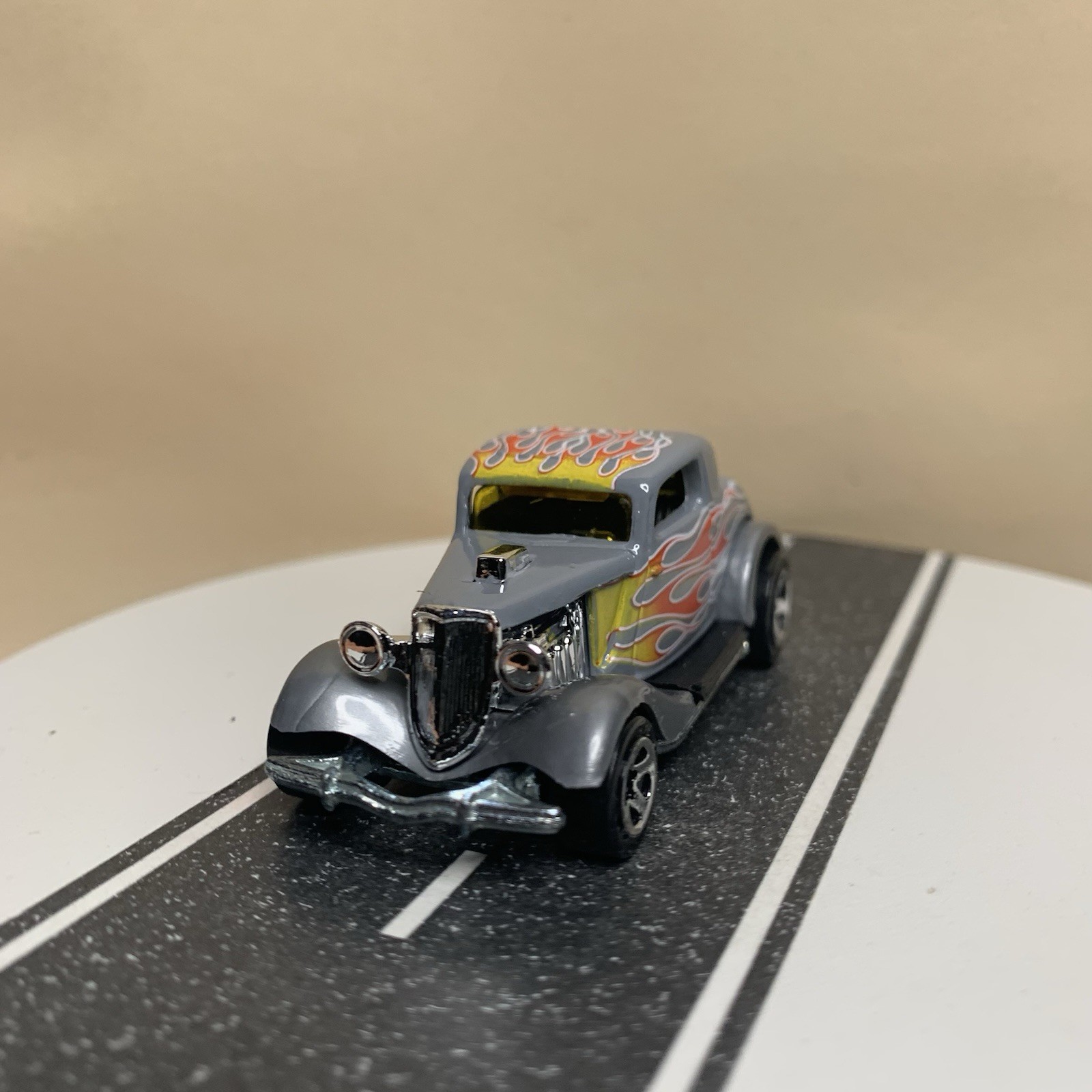 Hot Wheels #190 1934 Ford 3-Window Coupe Gray w/Flames & Chrome 5 Spoke 1:64 NM