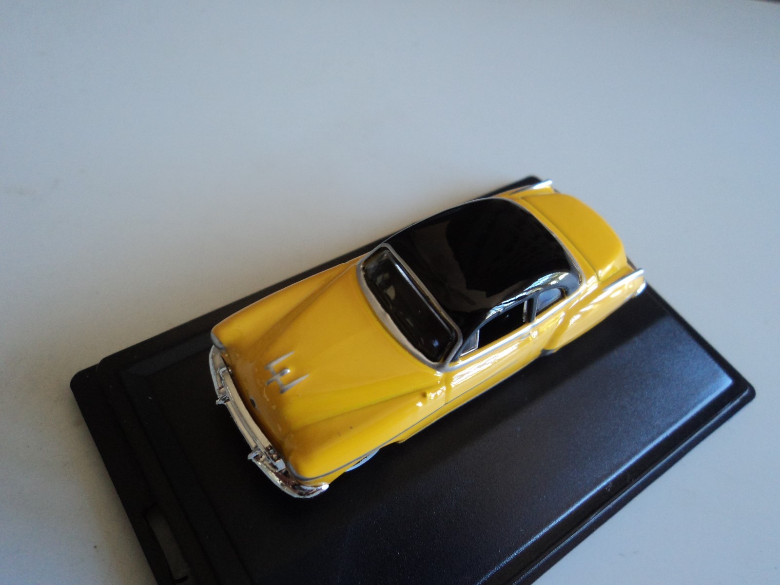 Oxford 1950 OLDSMOBILE ROCKET 88 Yellow / Black 1/87 HO diecast car GM NEW