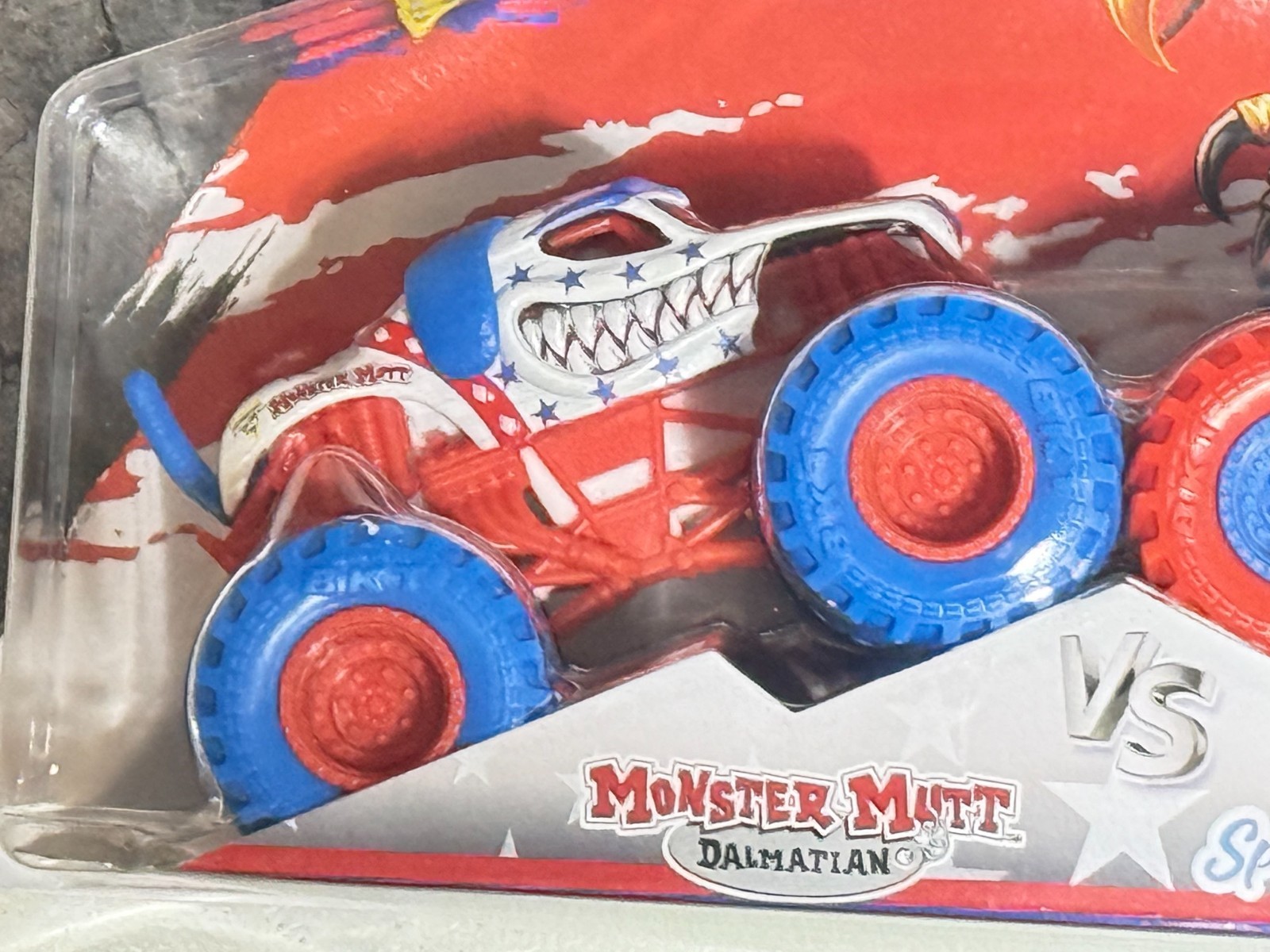 MONSTER JAM STARS AND STRIPES MONSTER MUTT SPARKLE SMASH 2 PACK 🔥FREE SHIP🔥