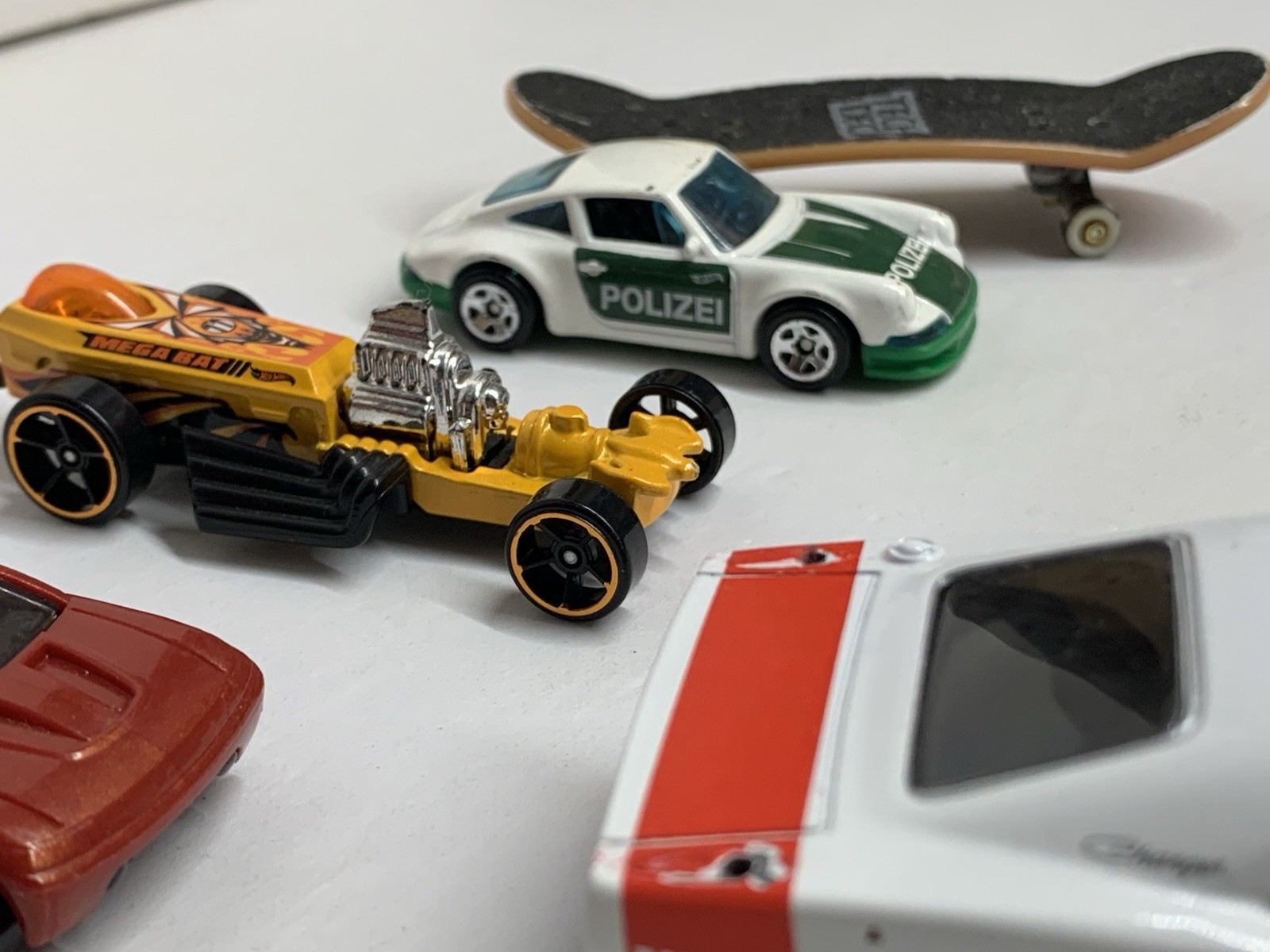 Lot Of 6 Toy Cars Die-cast And Plastic Hot wheels And Other Brands Preowned.