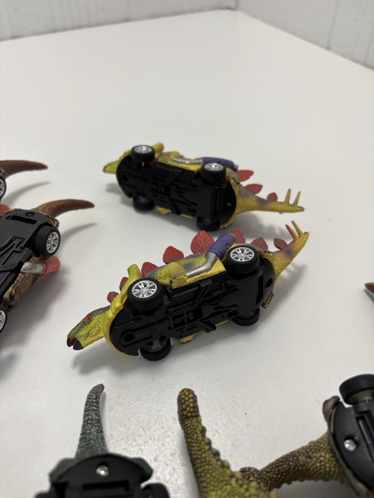 Dinobros Dinosaur Pull Back Toy Cars Set 4 Age 3 and Up Lot Of 12 Duplicates