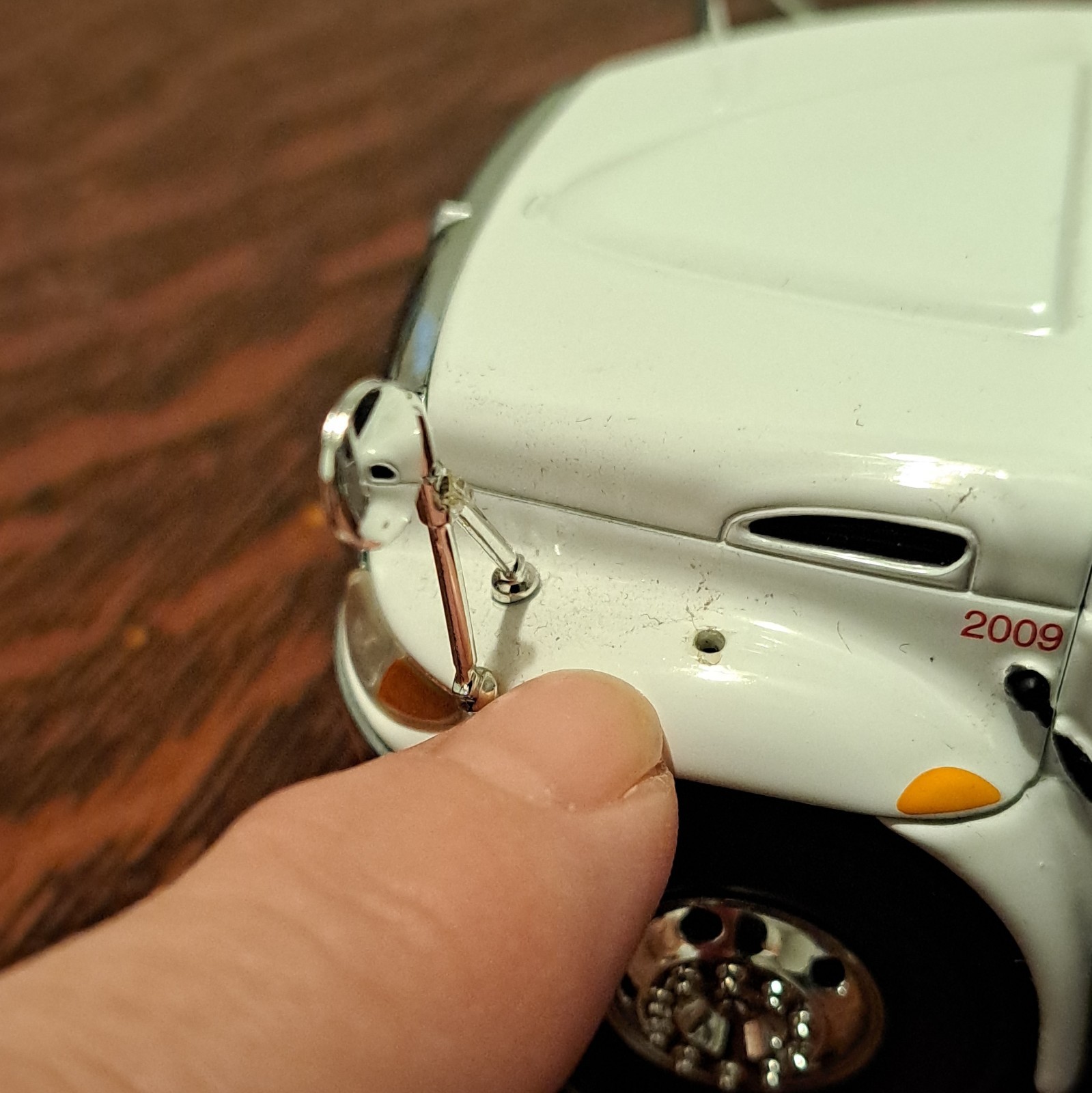Loomis International Armored Truck 2009 Diecast 1:43 White Silver Black