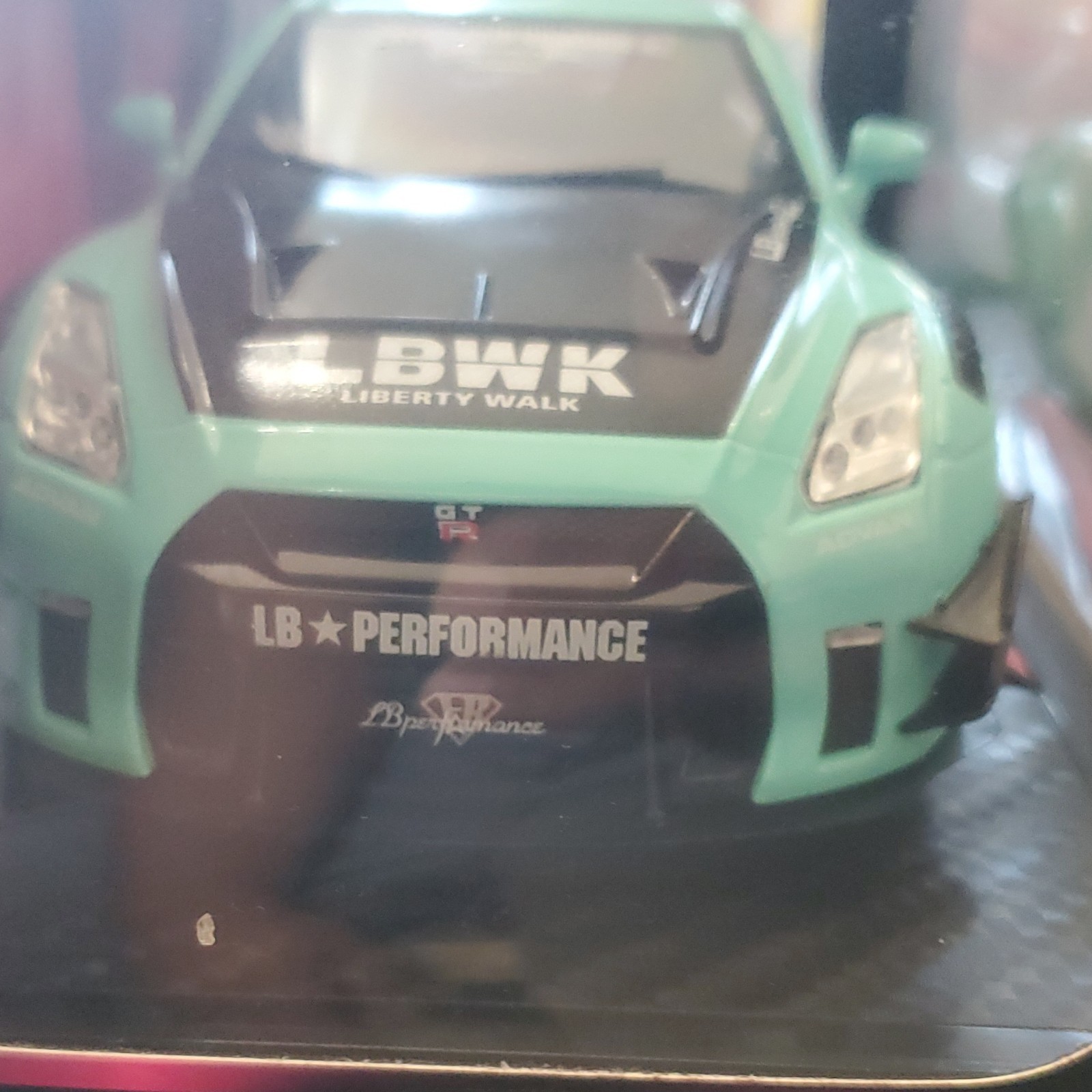 Pink Slips 1:24 2015 Nissan GT-R R35 Liberty Walk Body Kit 2.0 Green Diecast