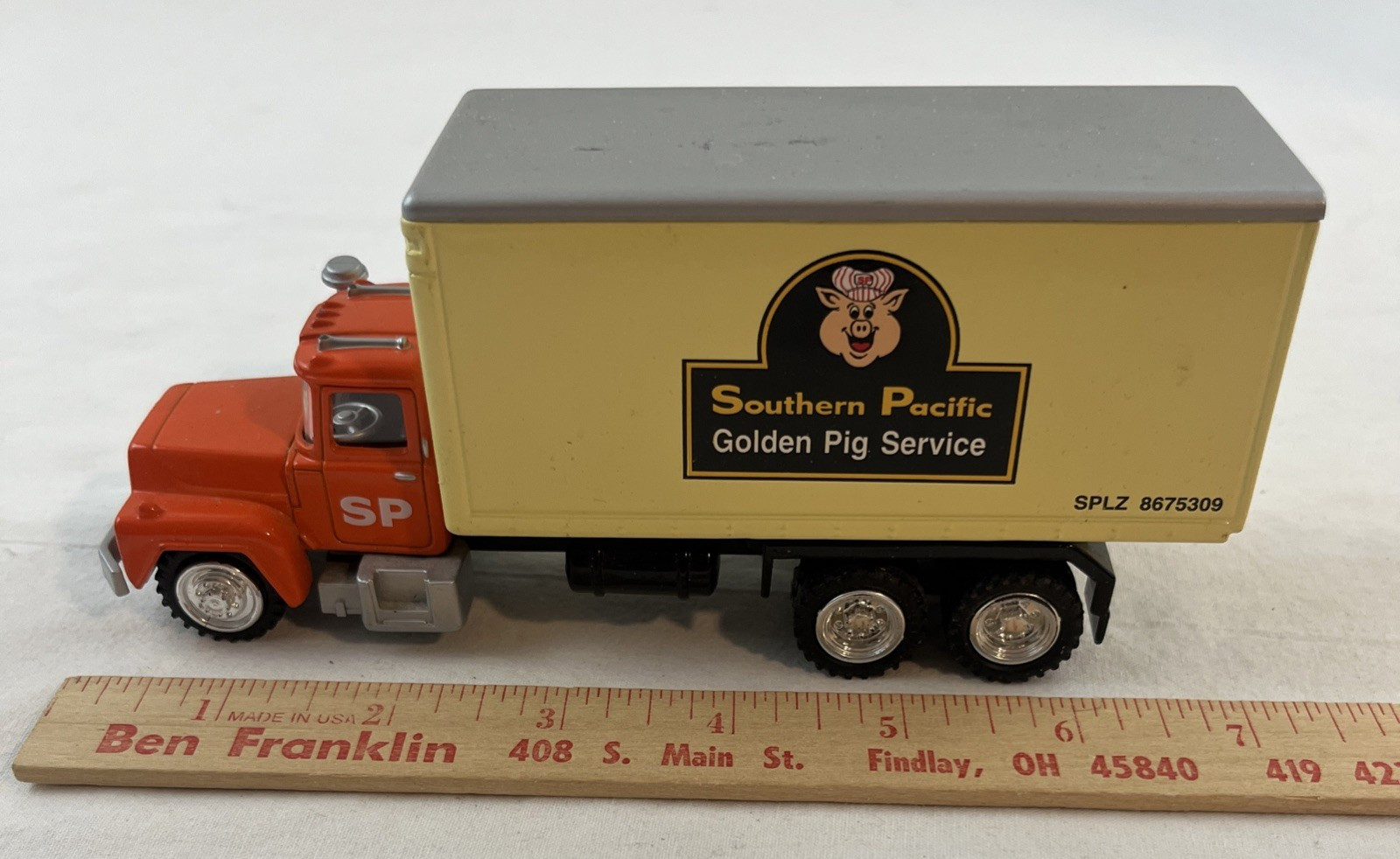 1:43 K Line SPLZ 8675309 Die Cast Kruiser Southern Pacific Golden Pig Service